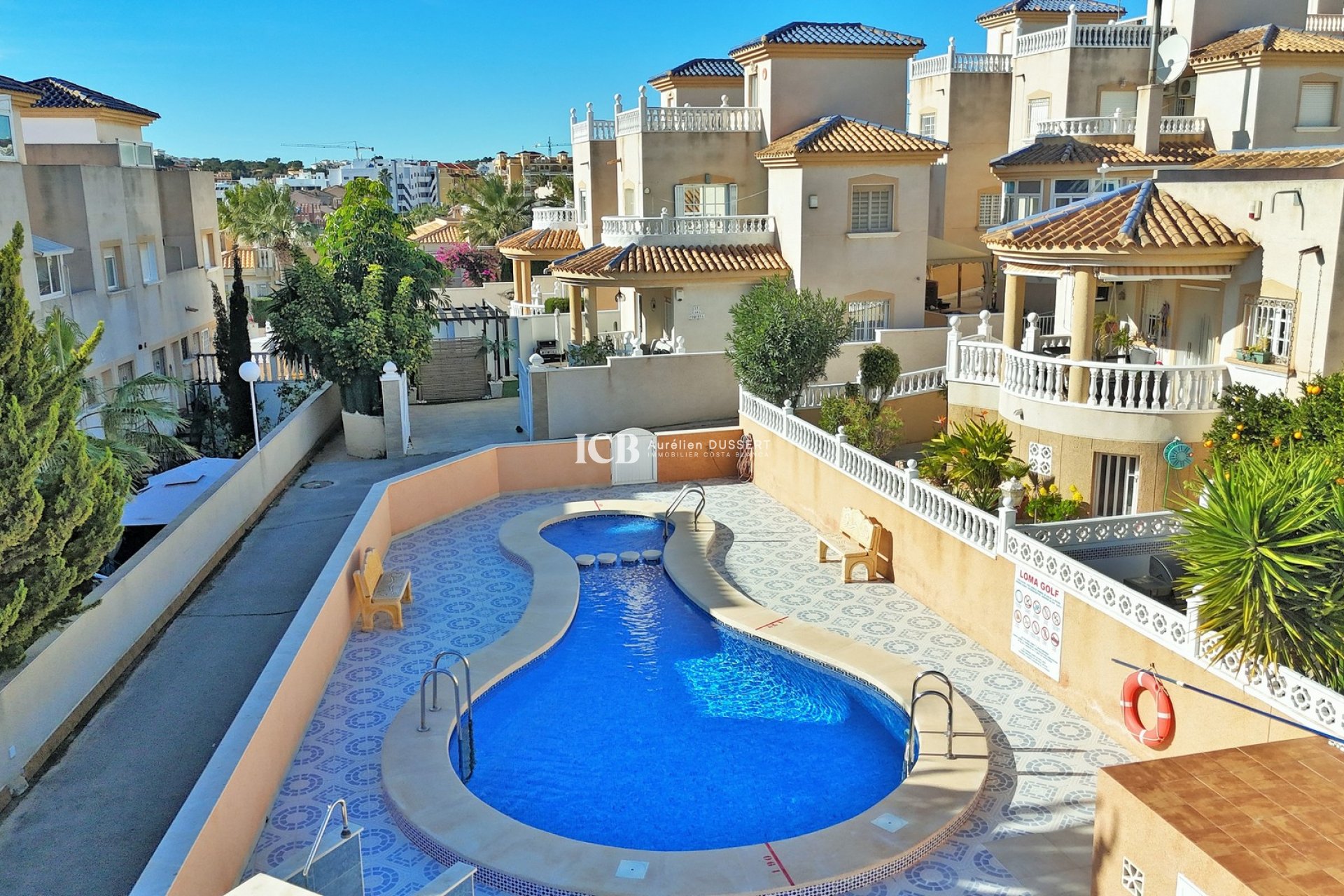 Resale - Villa -
Orihuela Costa - Villamartín