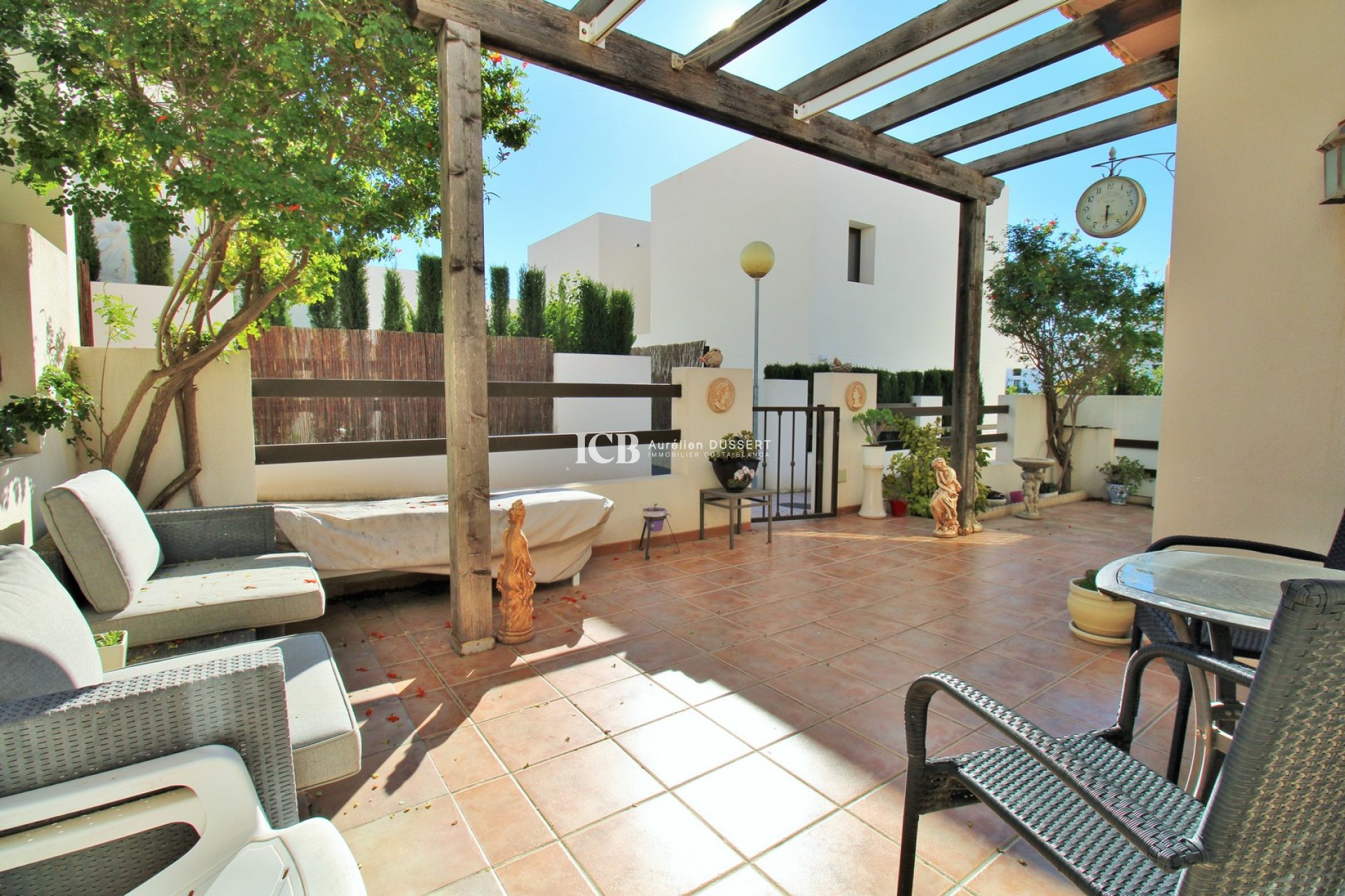 Resale - Villa -
Orihuela Costa - Villamartín