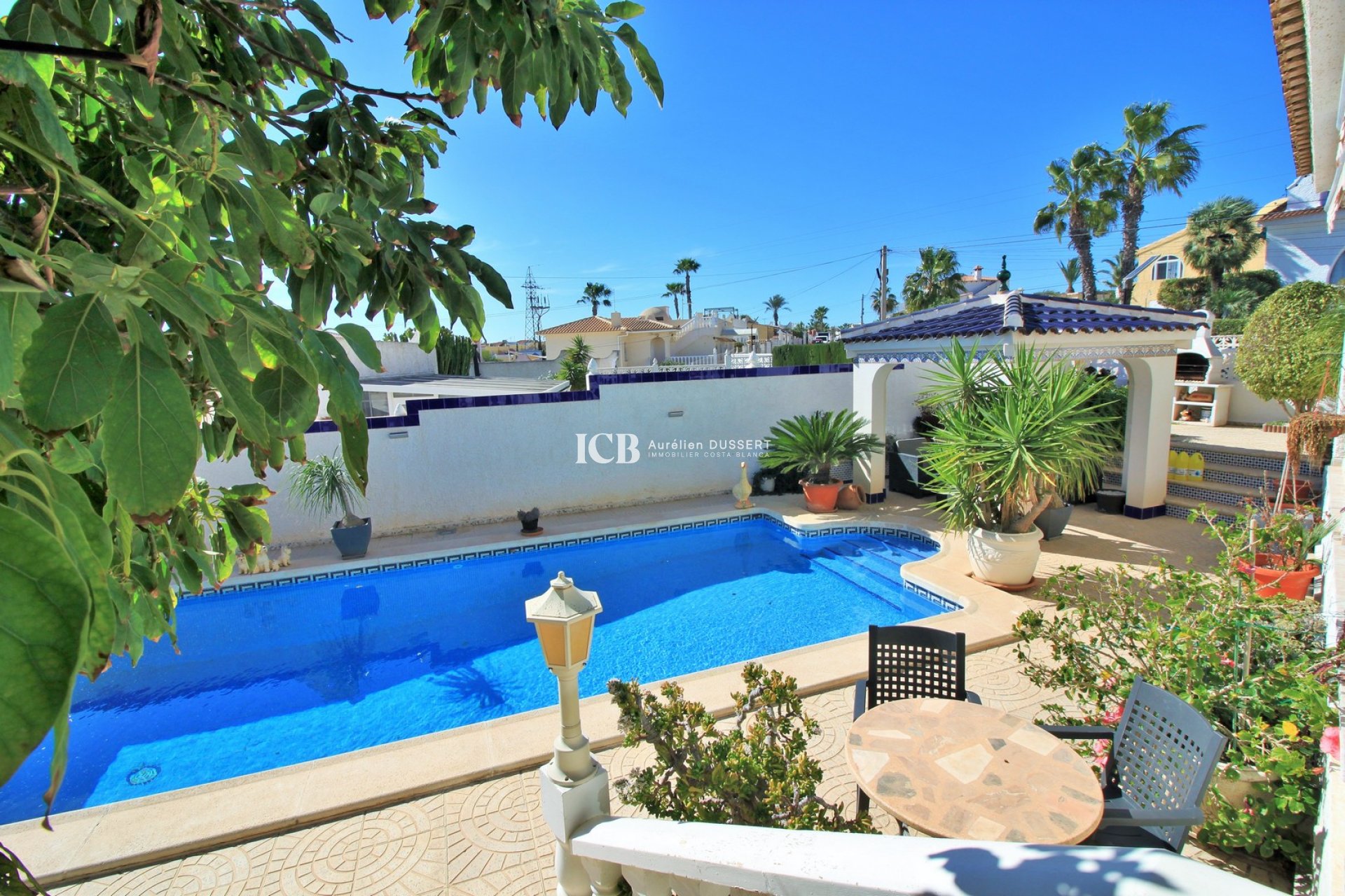 Resale - Villa -
Orihuela Costa - Villamartín