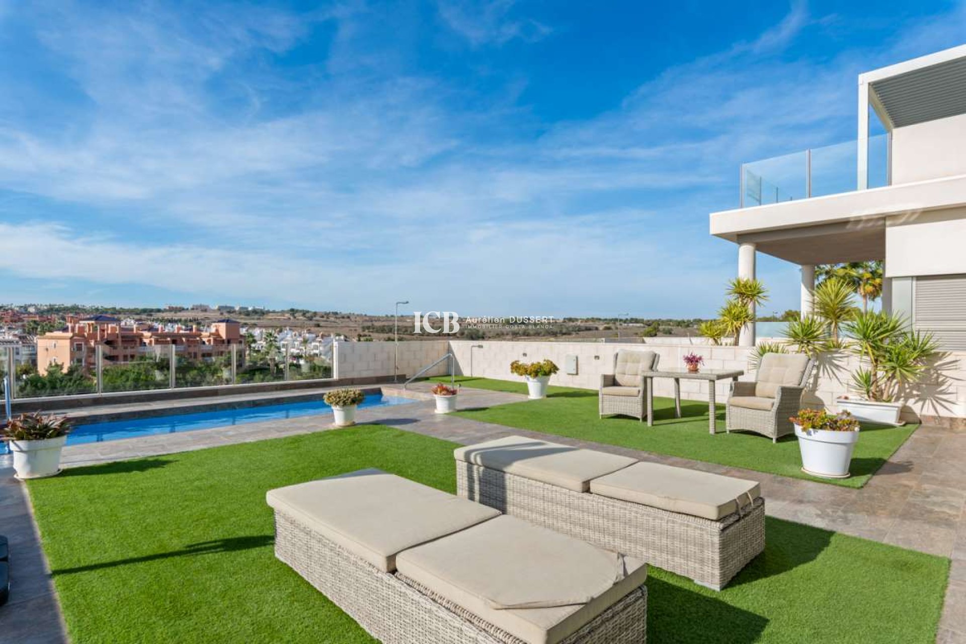 Resale - Villa -
Orihuela Costa - Villamartín