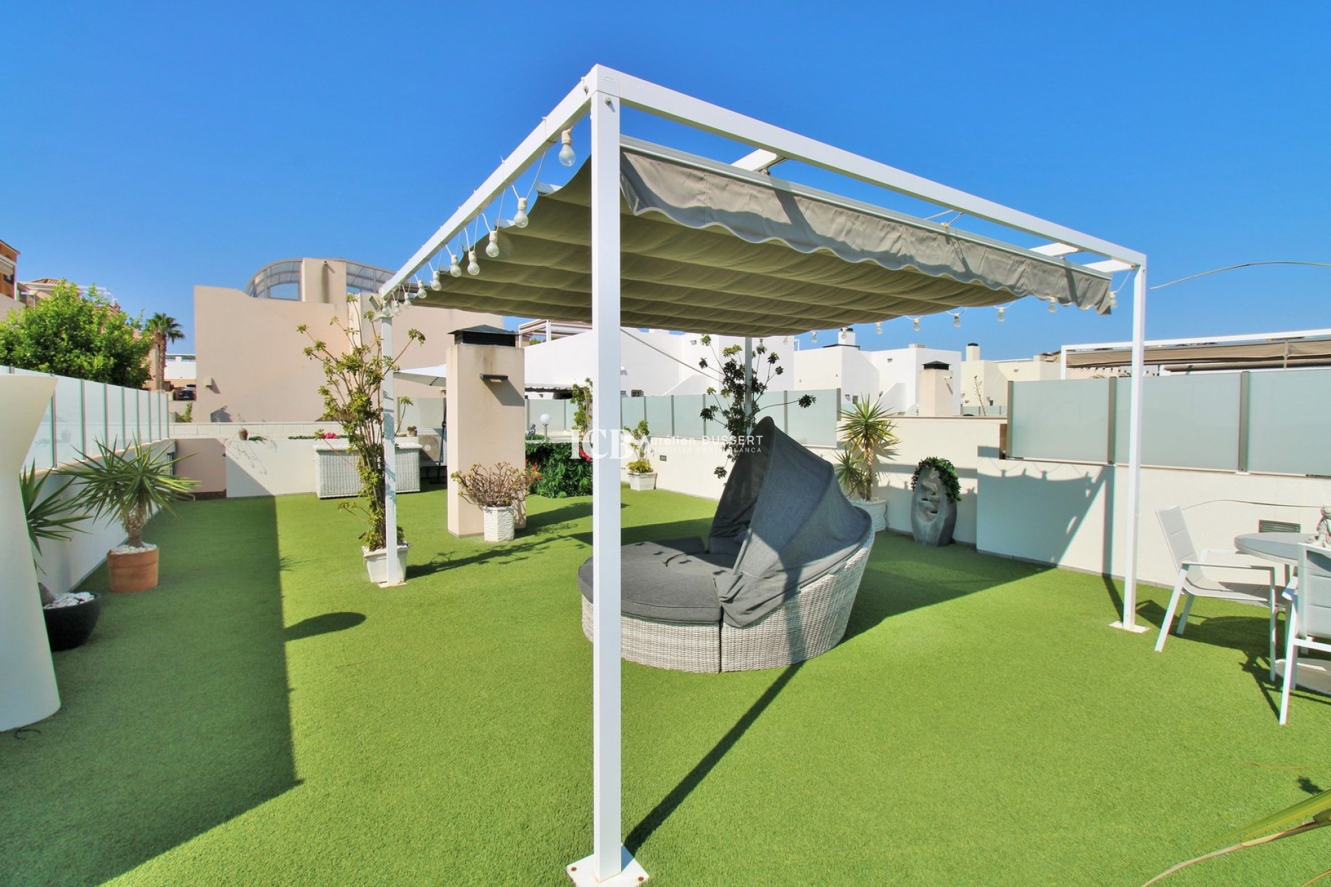 Resale - Villa -
Orihuela Costa - Villamartín