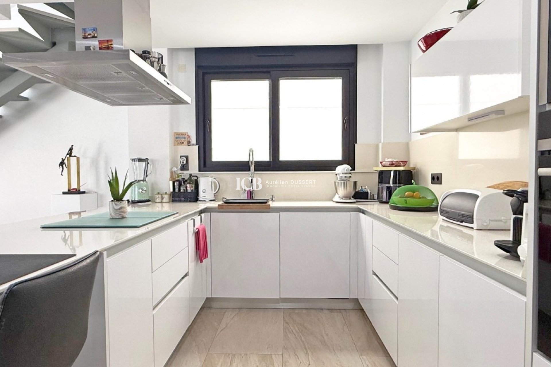 Resale - Villa -
Orihuela Costa - Villamartín