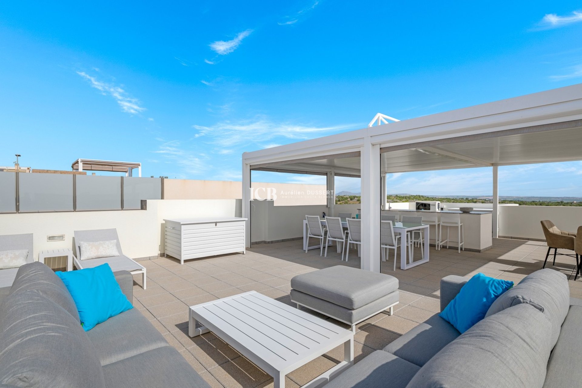Resale - Villa -
Orihuela Costa - Villamartín