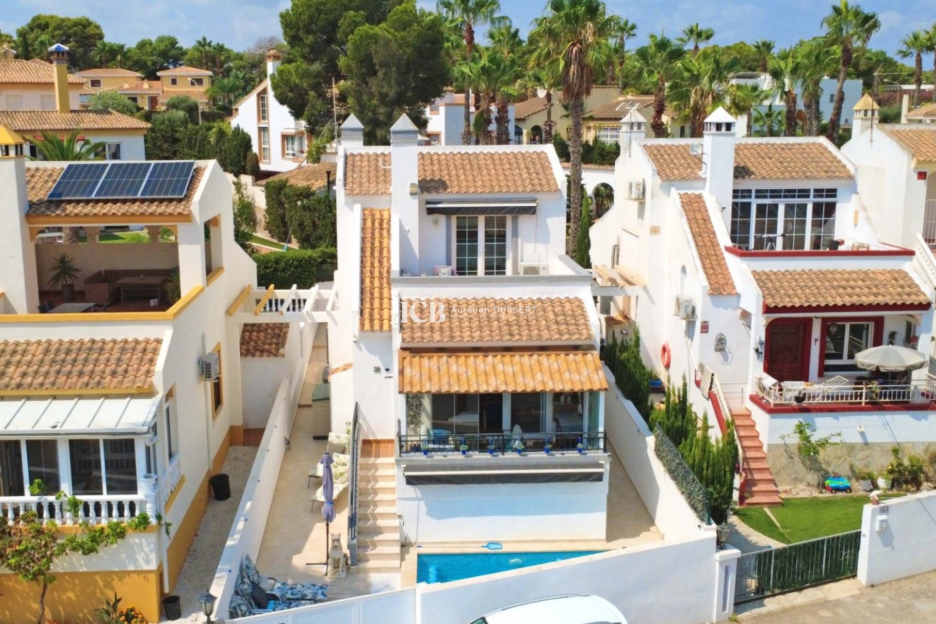 Resale - Villa -
Orihuela Costa - Villamartín