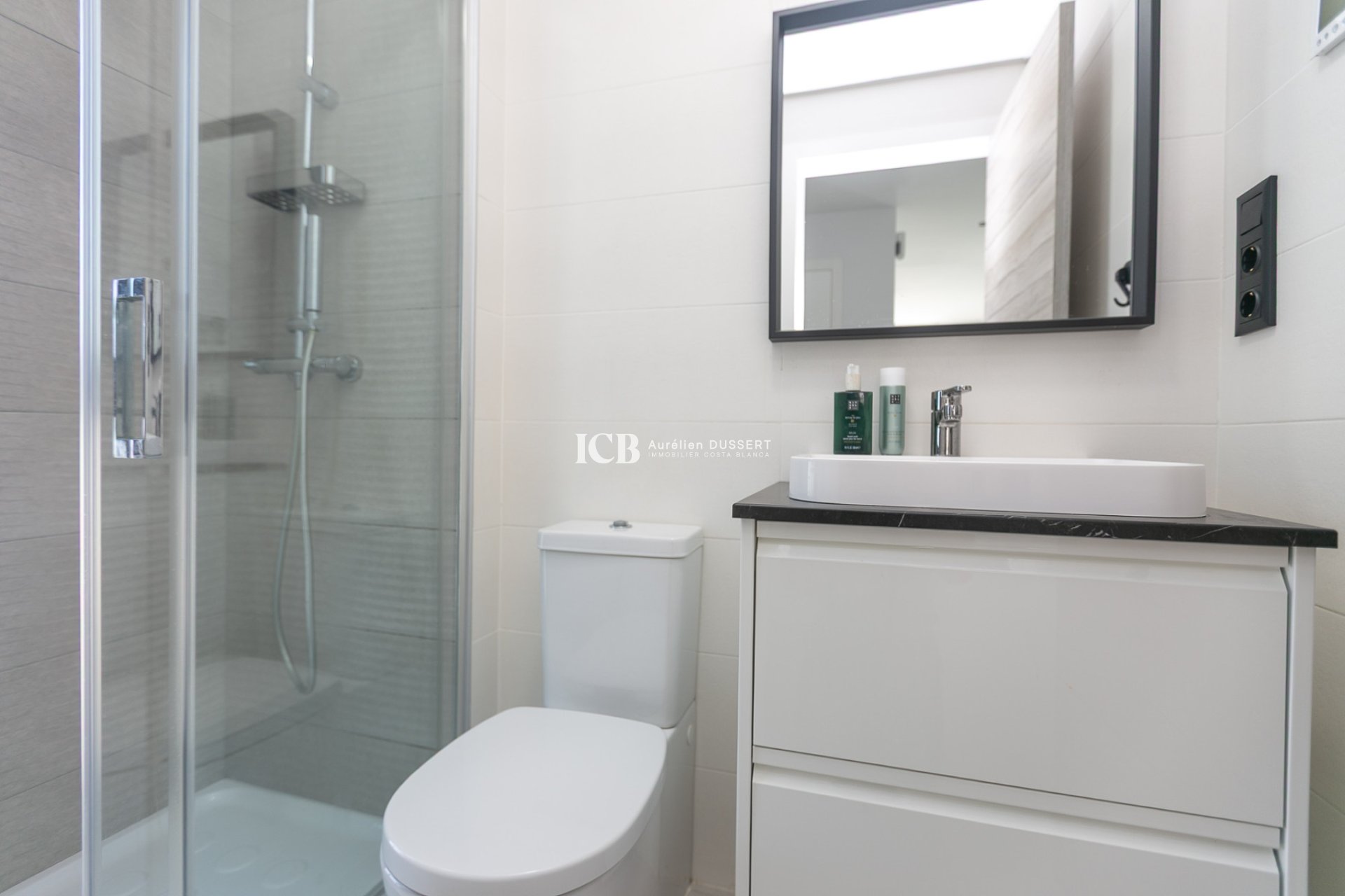 Resale - Villa -
Orihuela Costa - Villamartín
