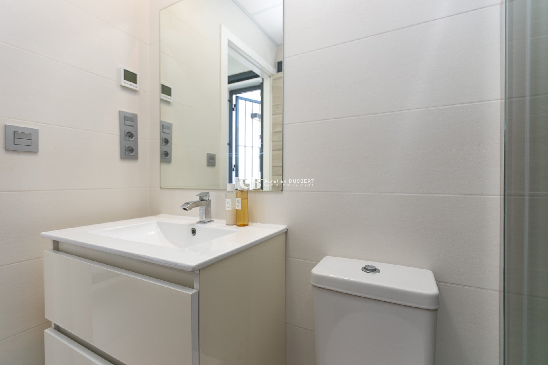 Resale - Villa -
Orihuela Costa - Villamartín