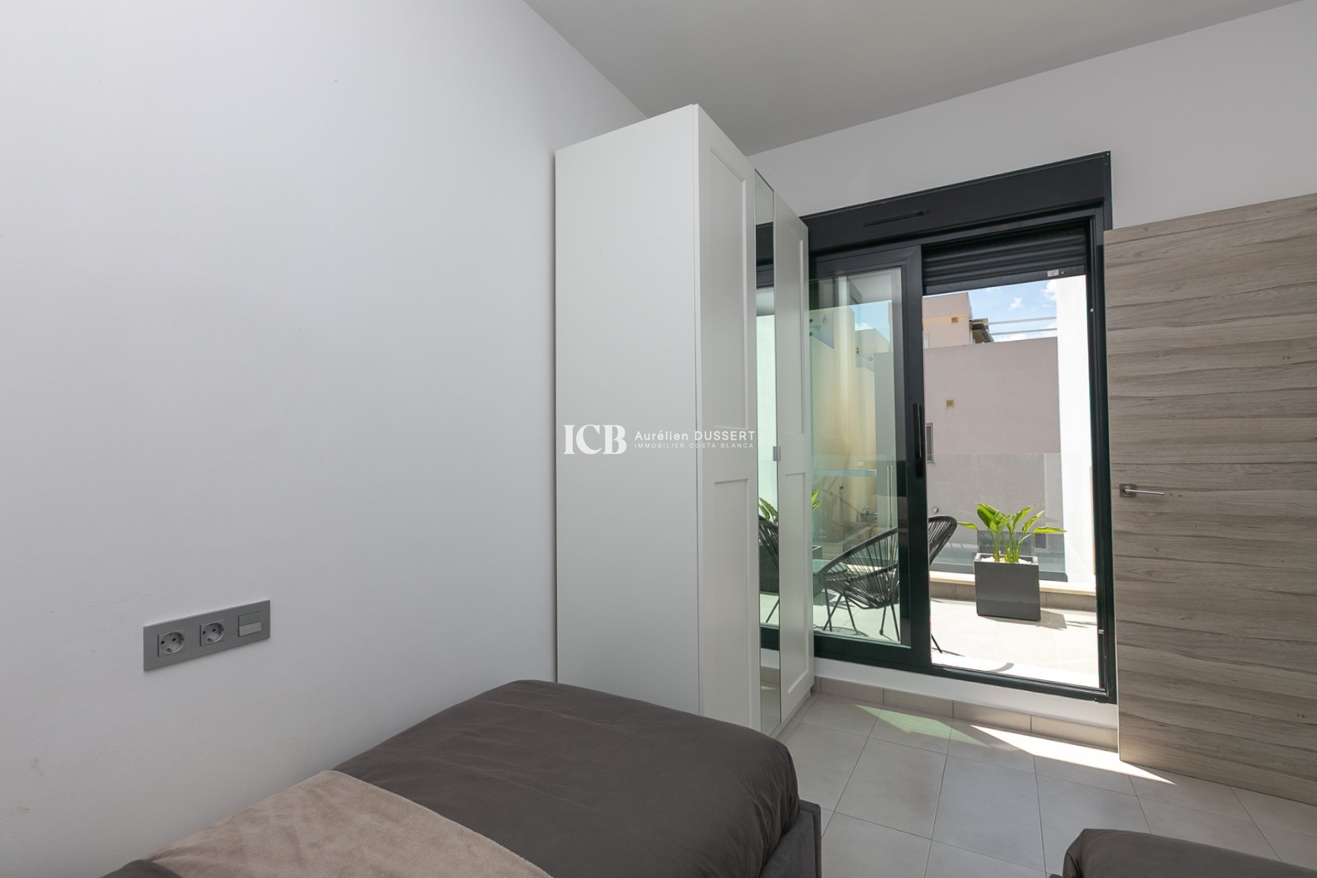 Resale - Villa -
Orihuela Costa - Villamartín