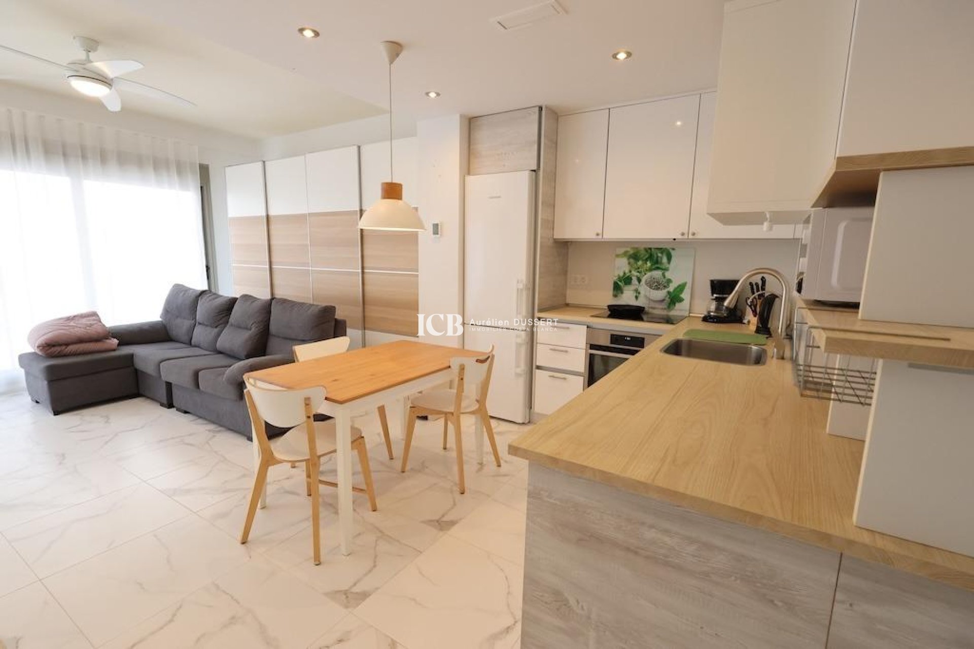 Resale - Villa -
Orihuela Costa - Villamartín