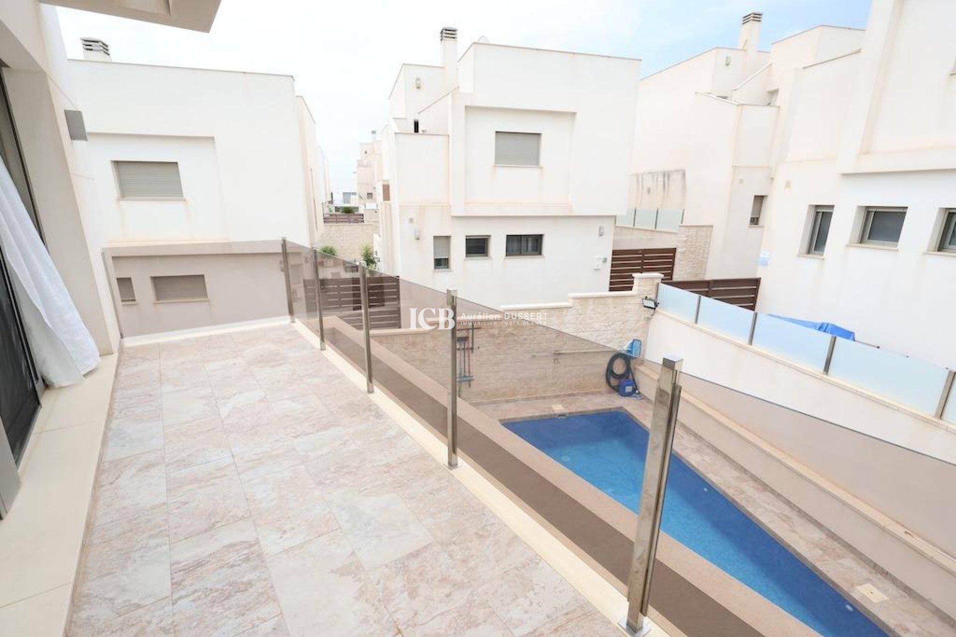 Resale - Villa -
Orihuela Costa - Villamartín