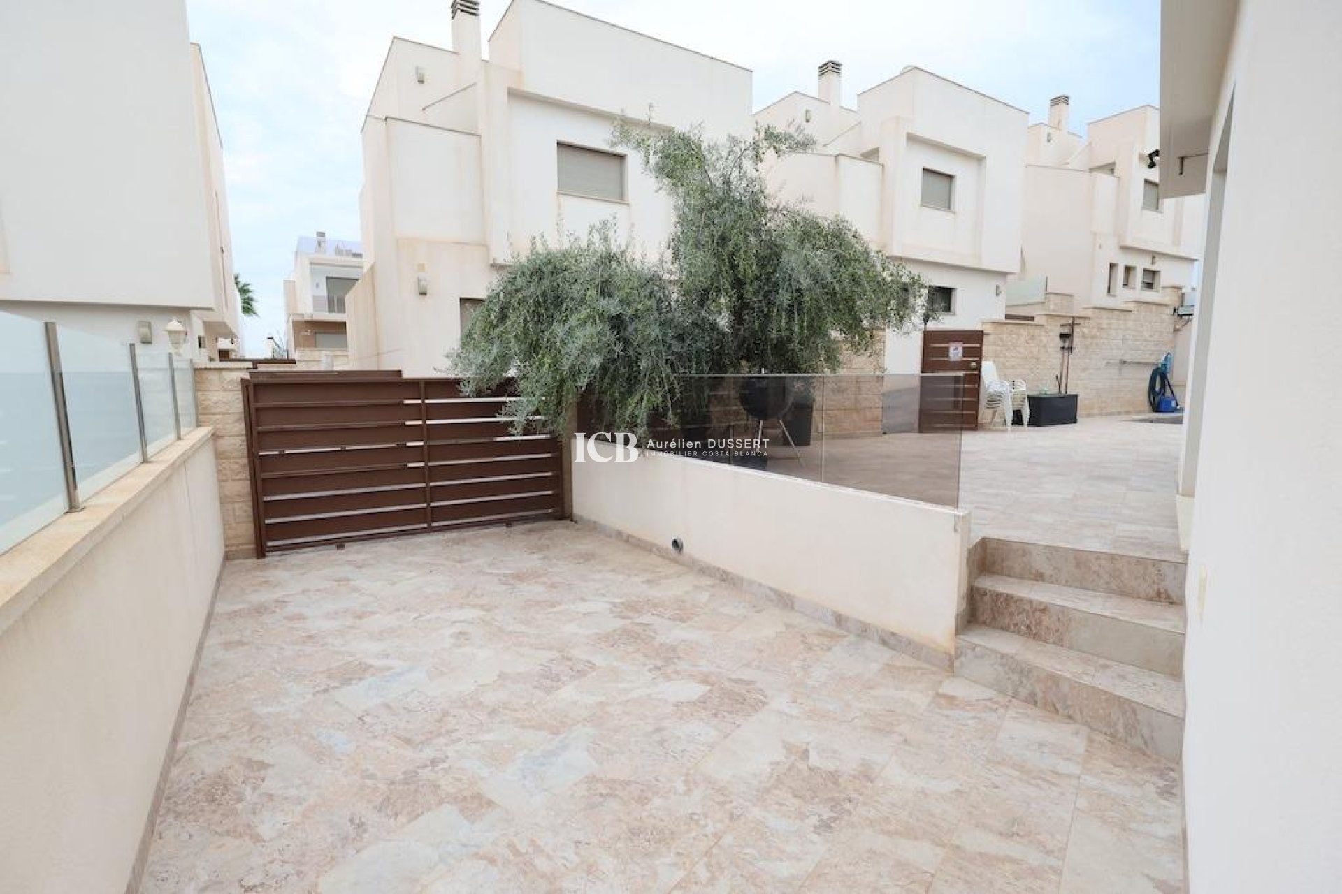 Resale - Villa -
Orihuela Costa - Villamartín