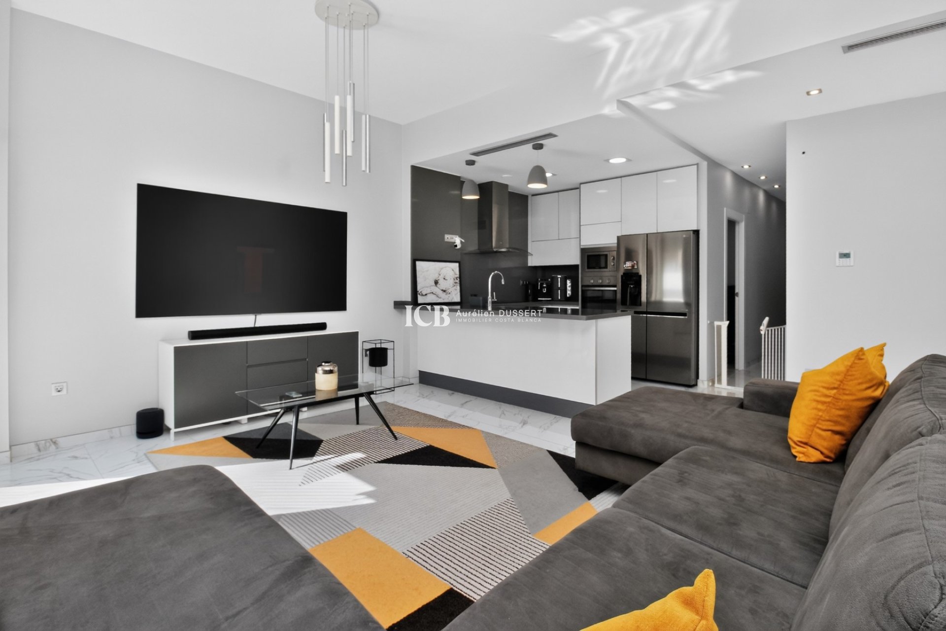 Resale - Villa -
Orihuela Costa - Villamartín