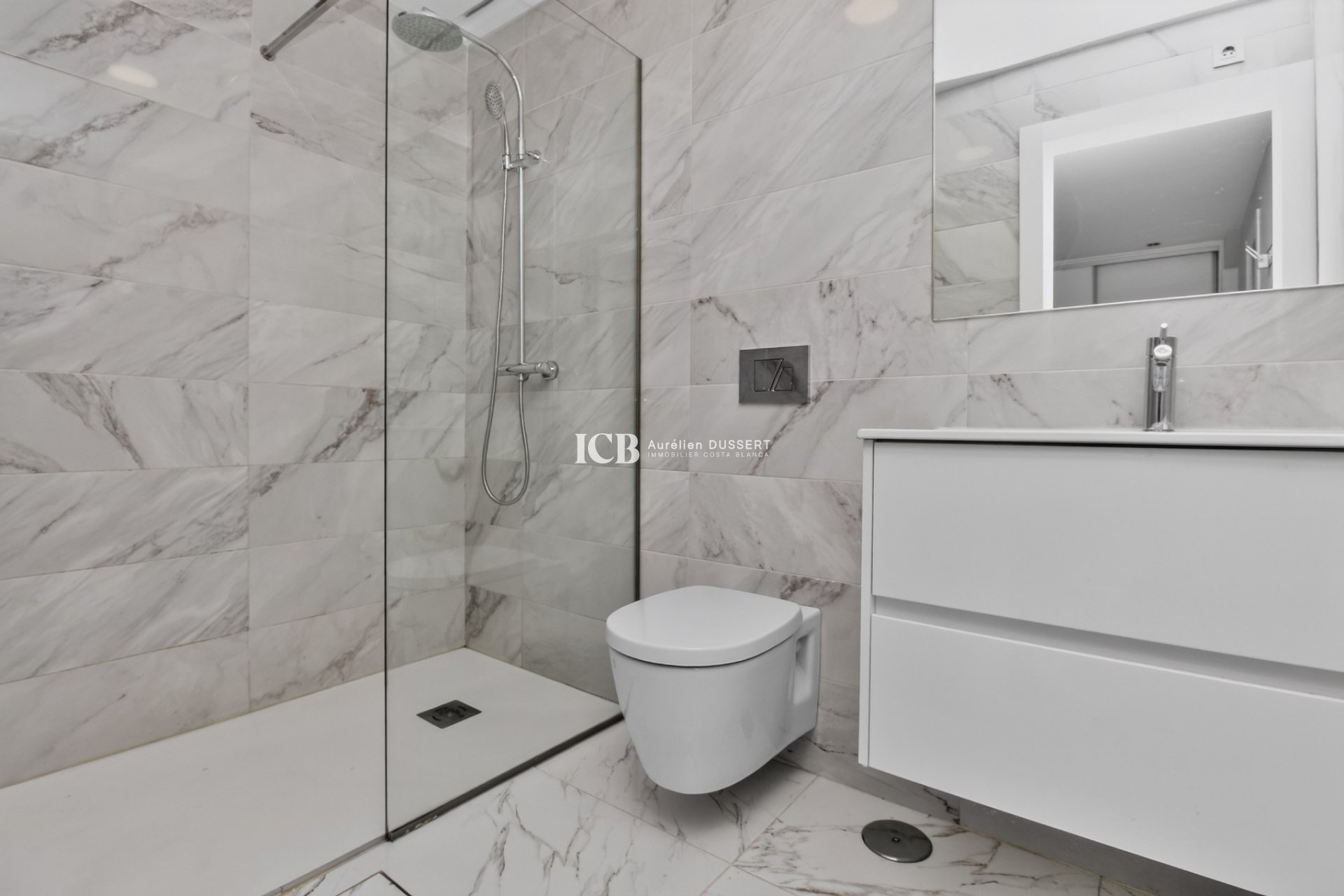 Resale - Villa -
Orihuela Costa - Villamartín