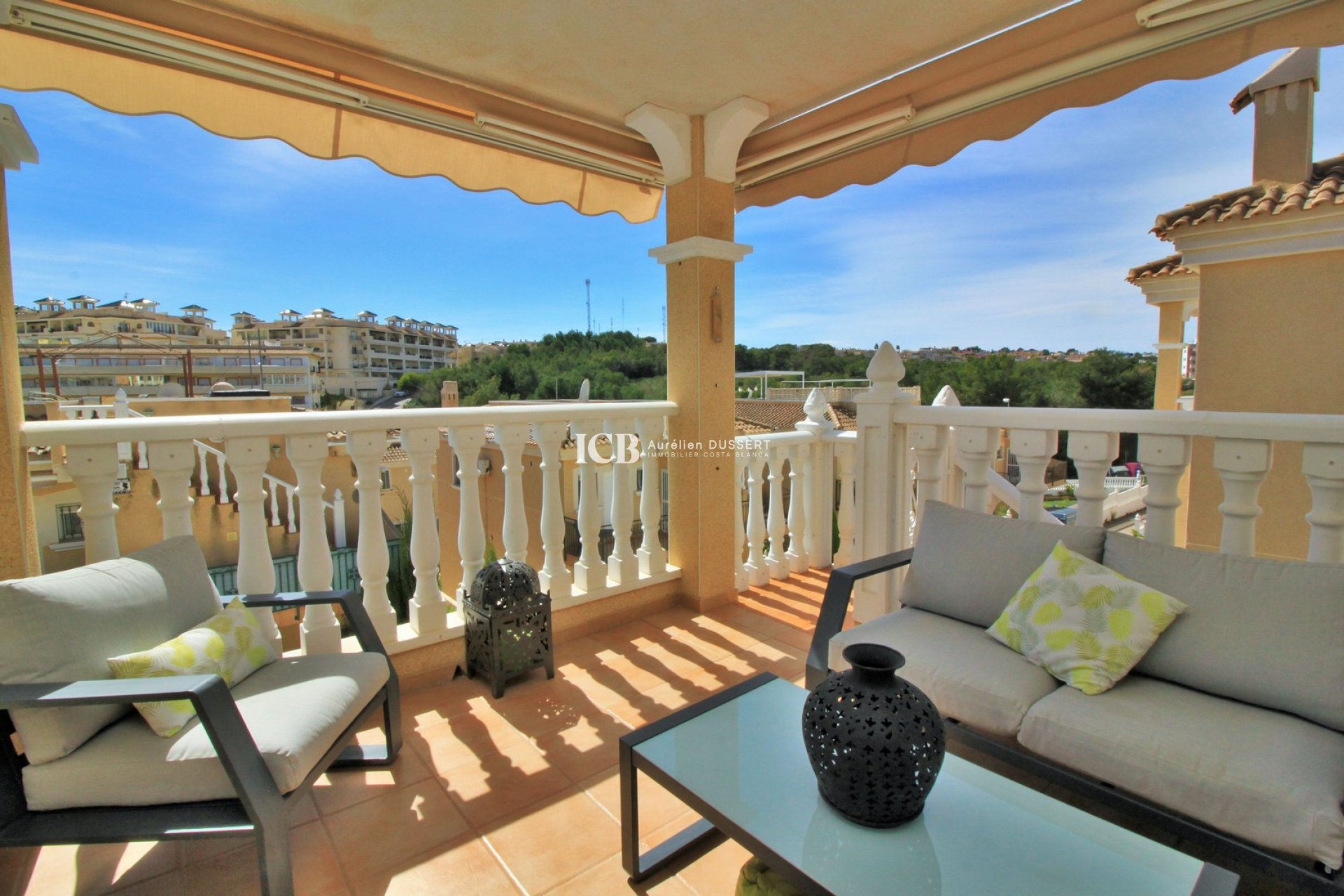 Resale - Villa -
Orihuela Costa - Villamartín