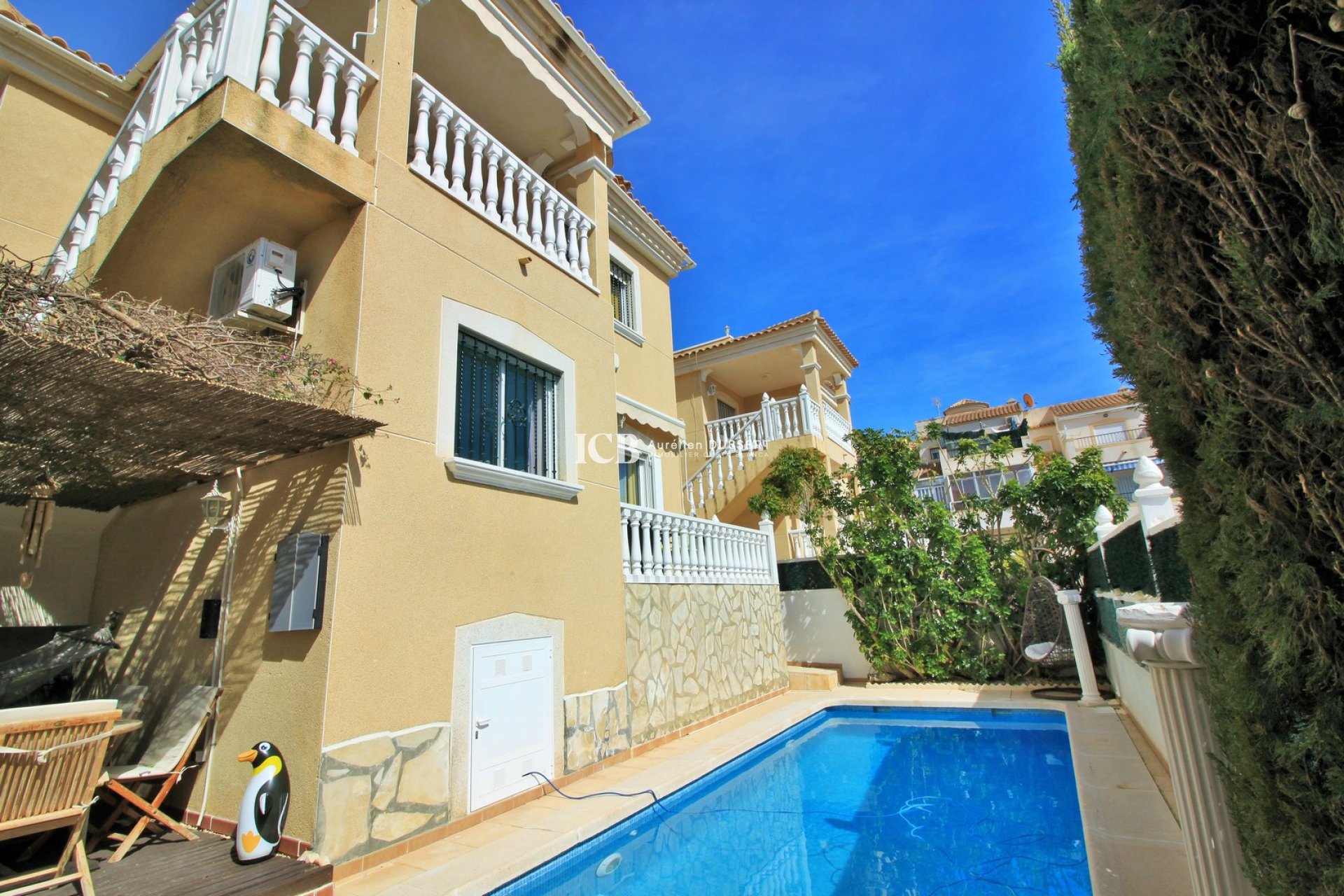 Resale - Villa -
Orihuela Costa - Villamartín