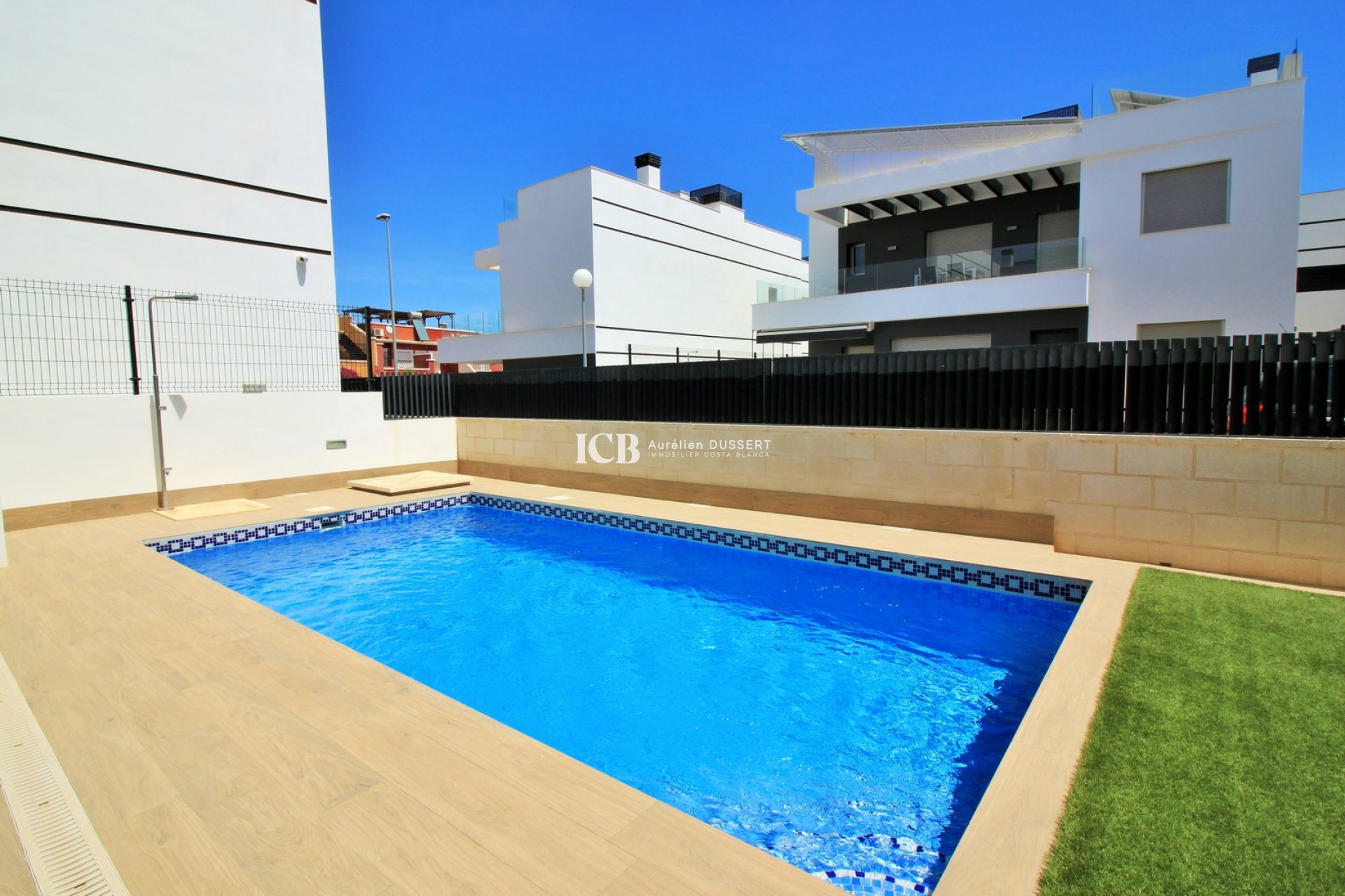 Resale - Villa -
Orihuela Costa - Villamartín