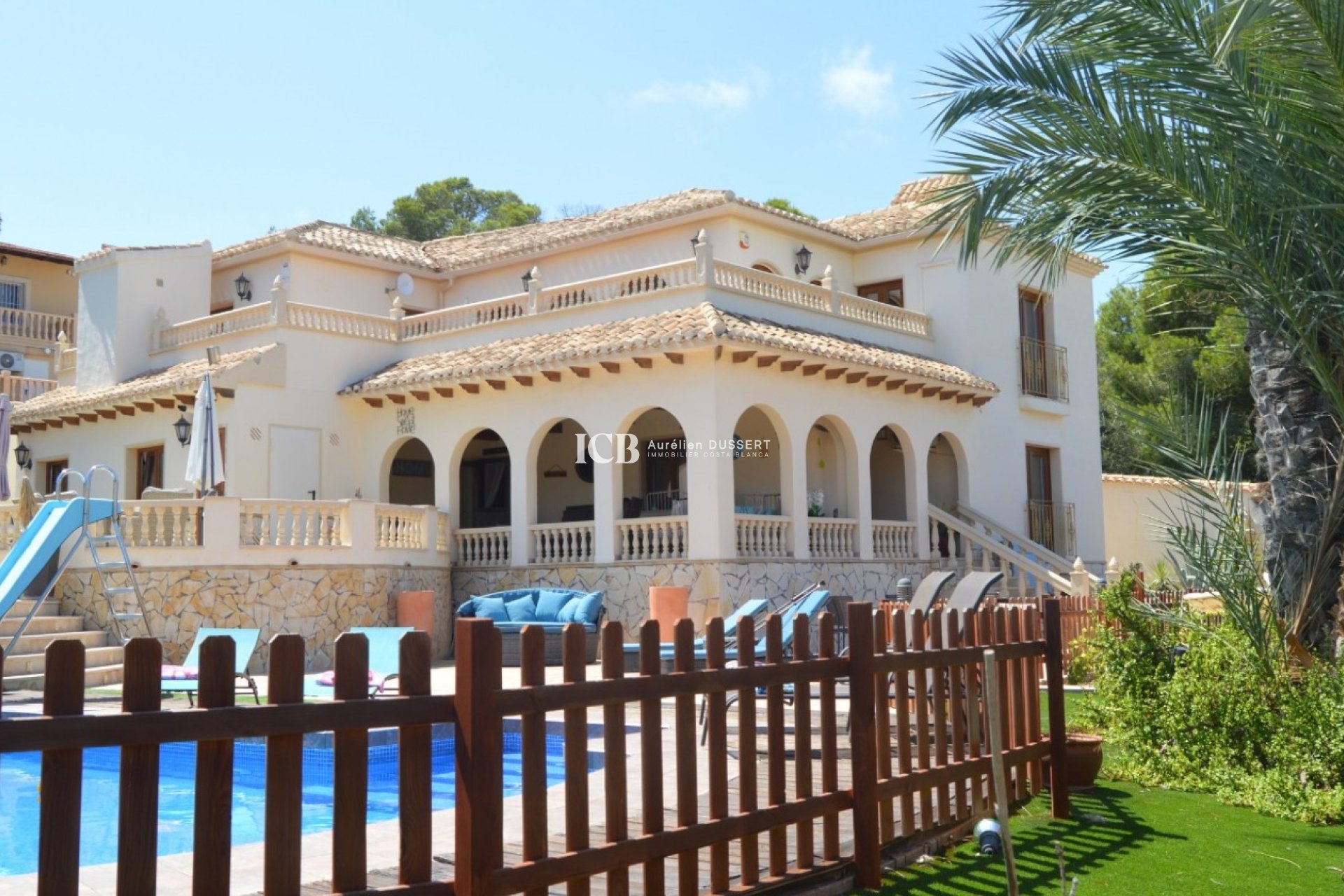 Resale - Villa -
Orihuela Costa - Villamartín