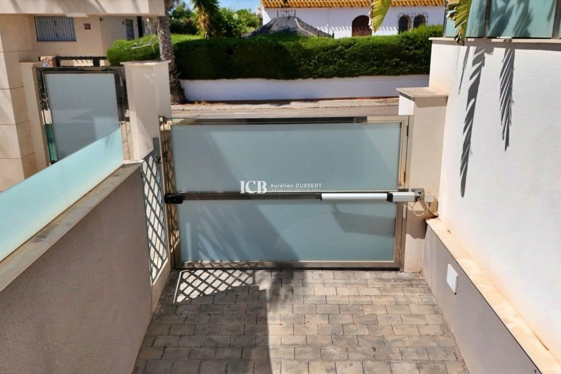 Resale - Villa -
Orihuela Costa