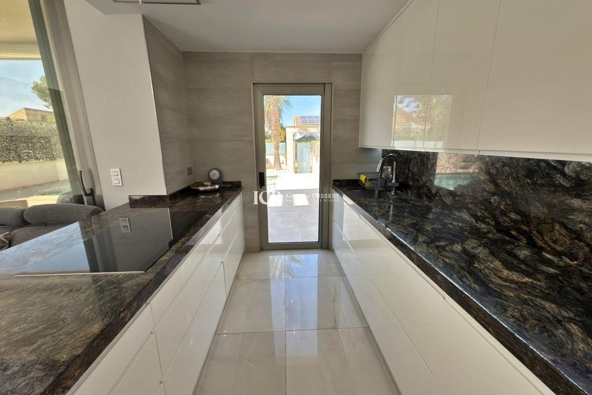 Resale - Villa -
Orihuela Costa