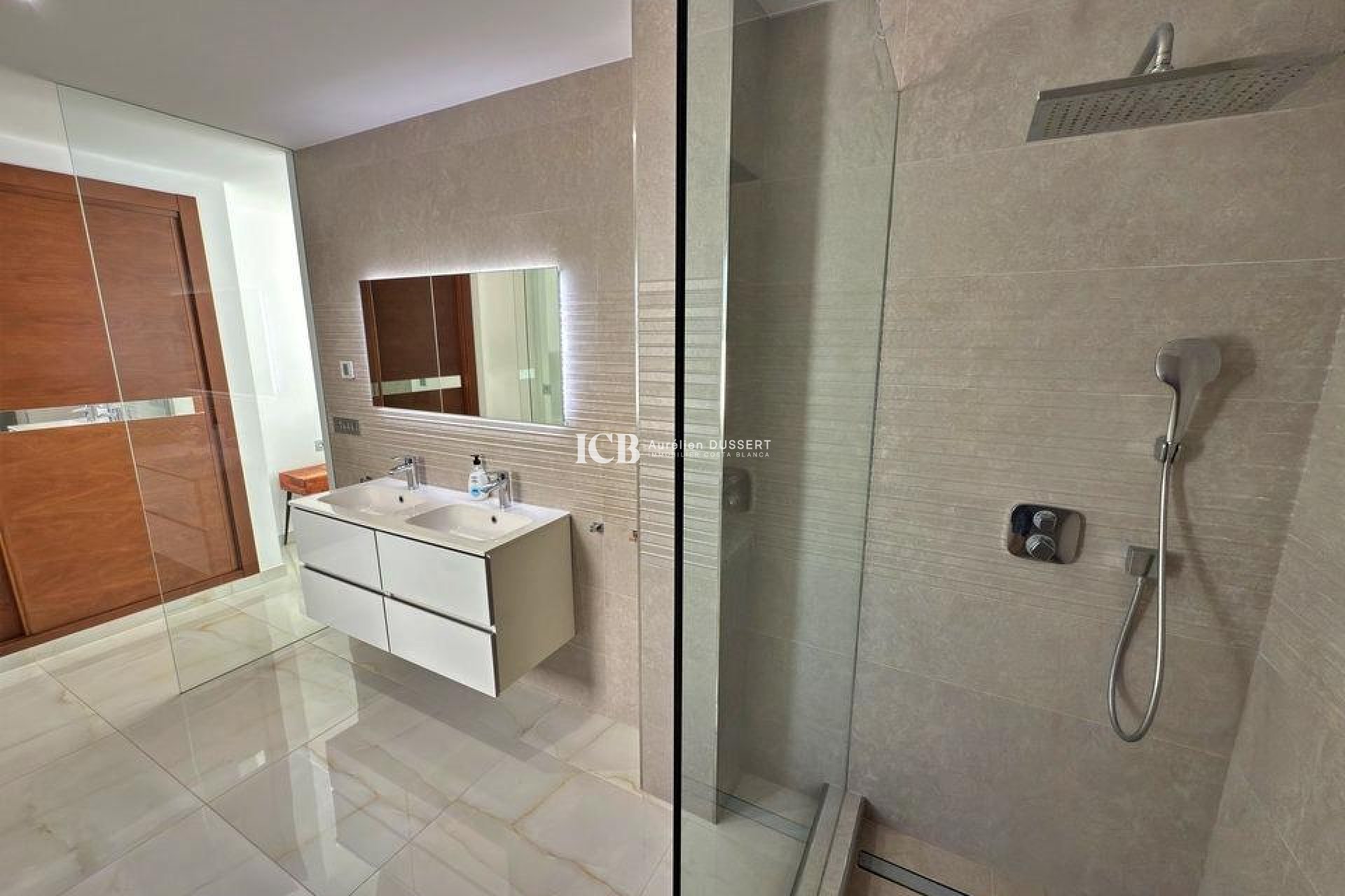 Resale - Villa -
Orihuela Costa