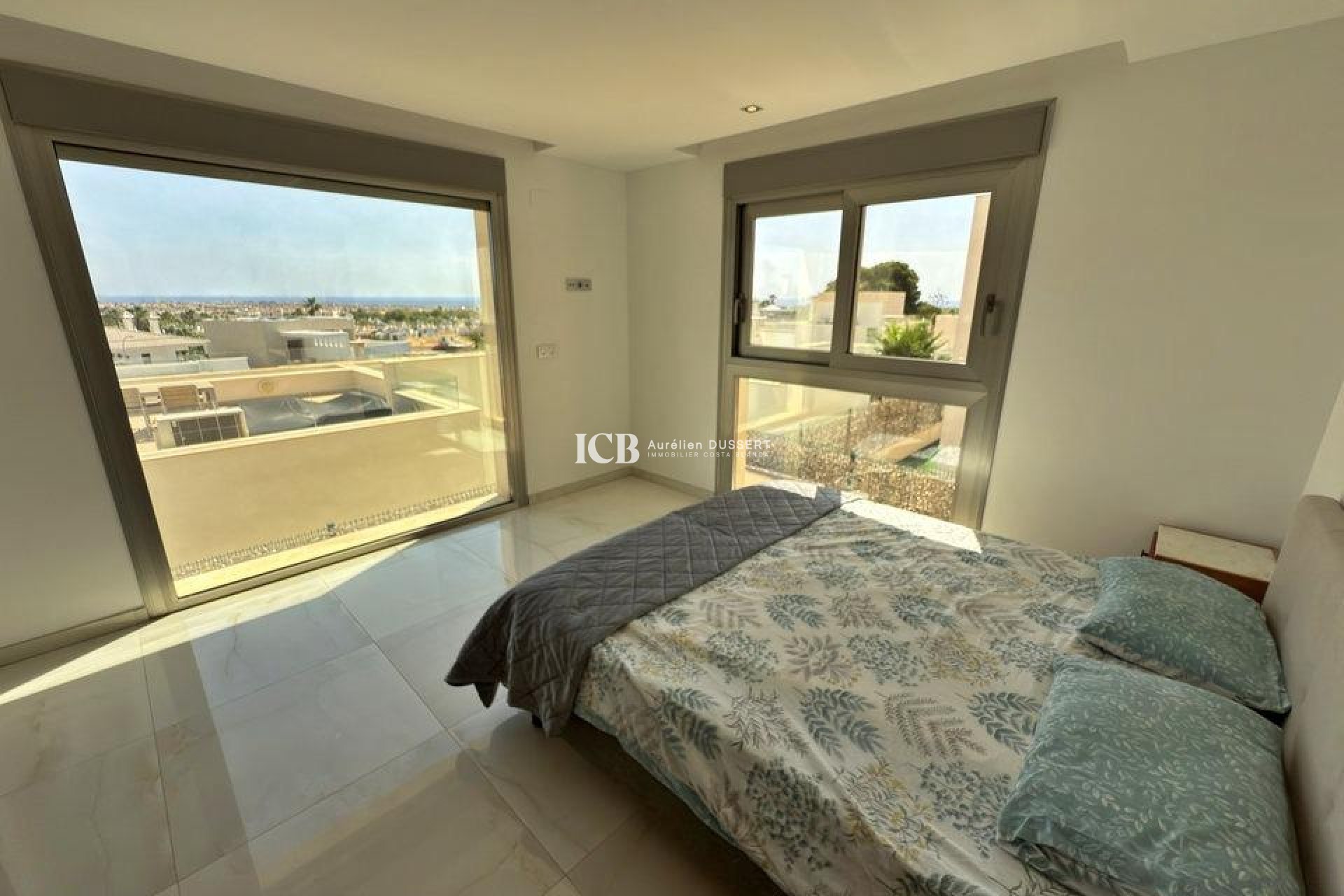 Resale - Villa -
Orihuela Costa