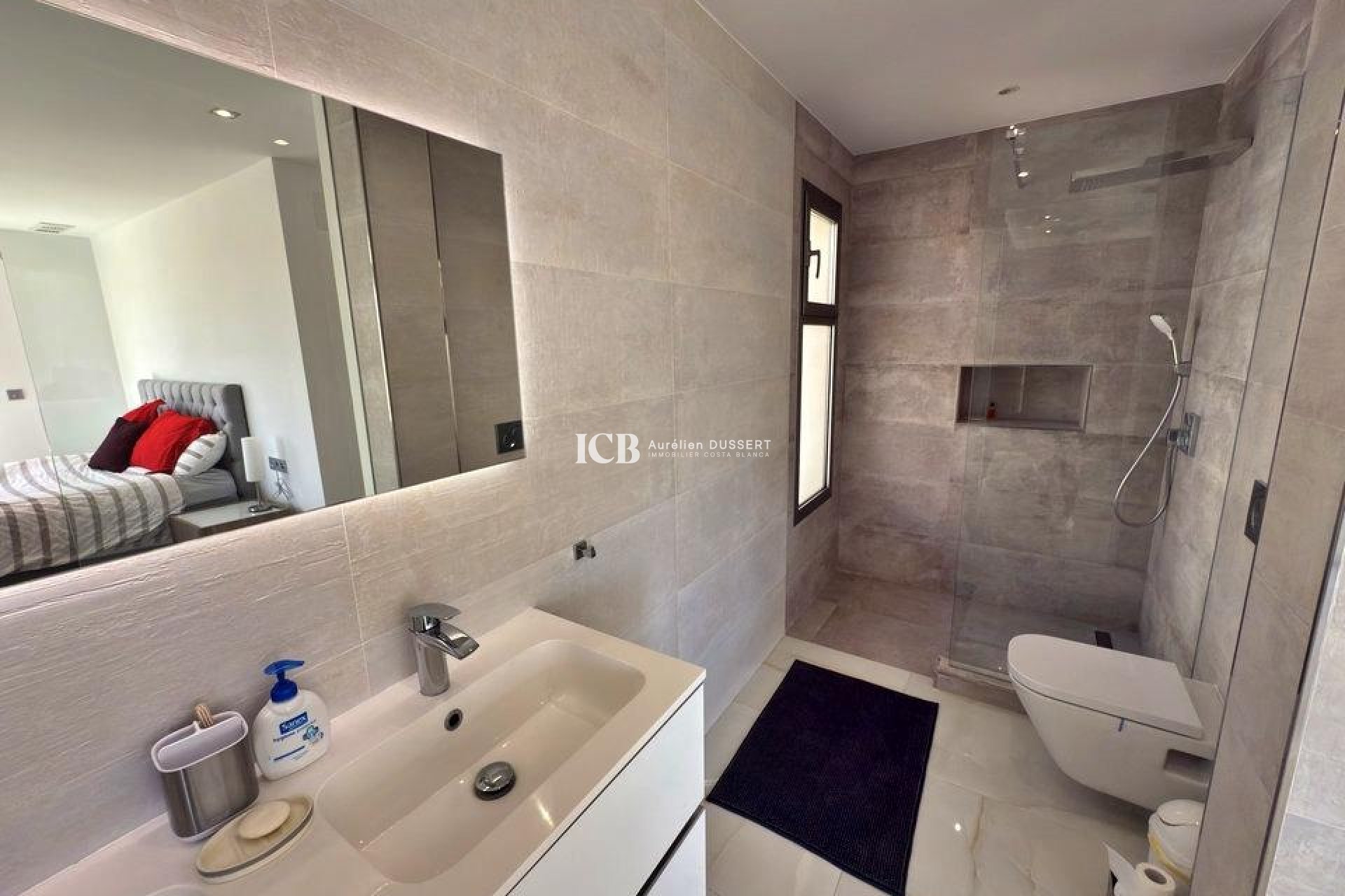 Resale - Villa -
Orihuela Costa