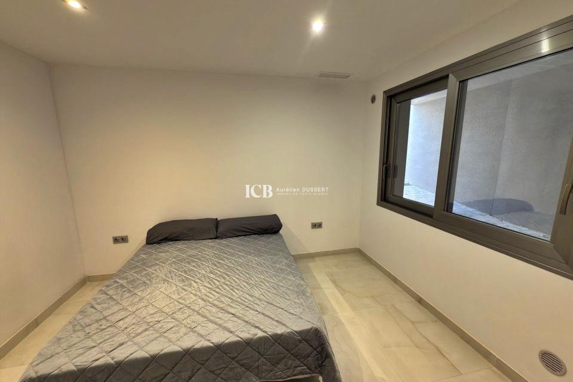 Resale - Villa -
Orihuela Costa