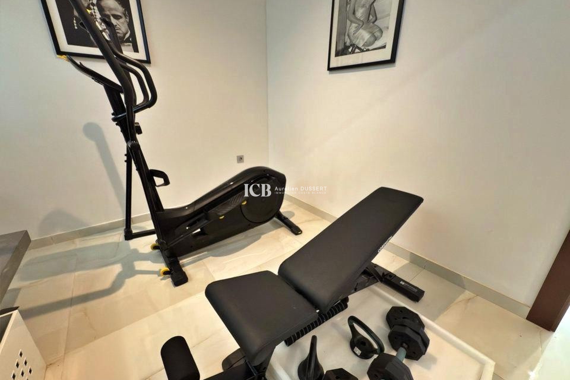 Resale - Villa -
Orihuela Costa