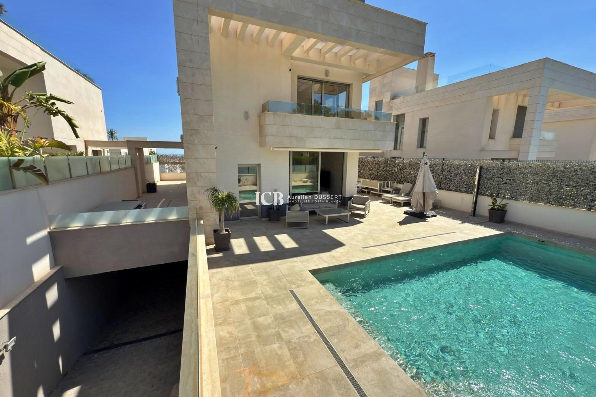 Resale - Villa -
Orihuela Costa