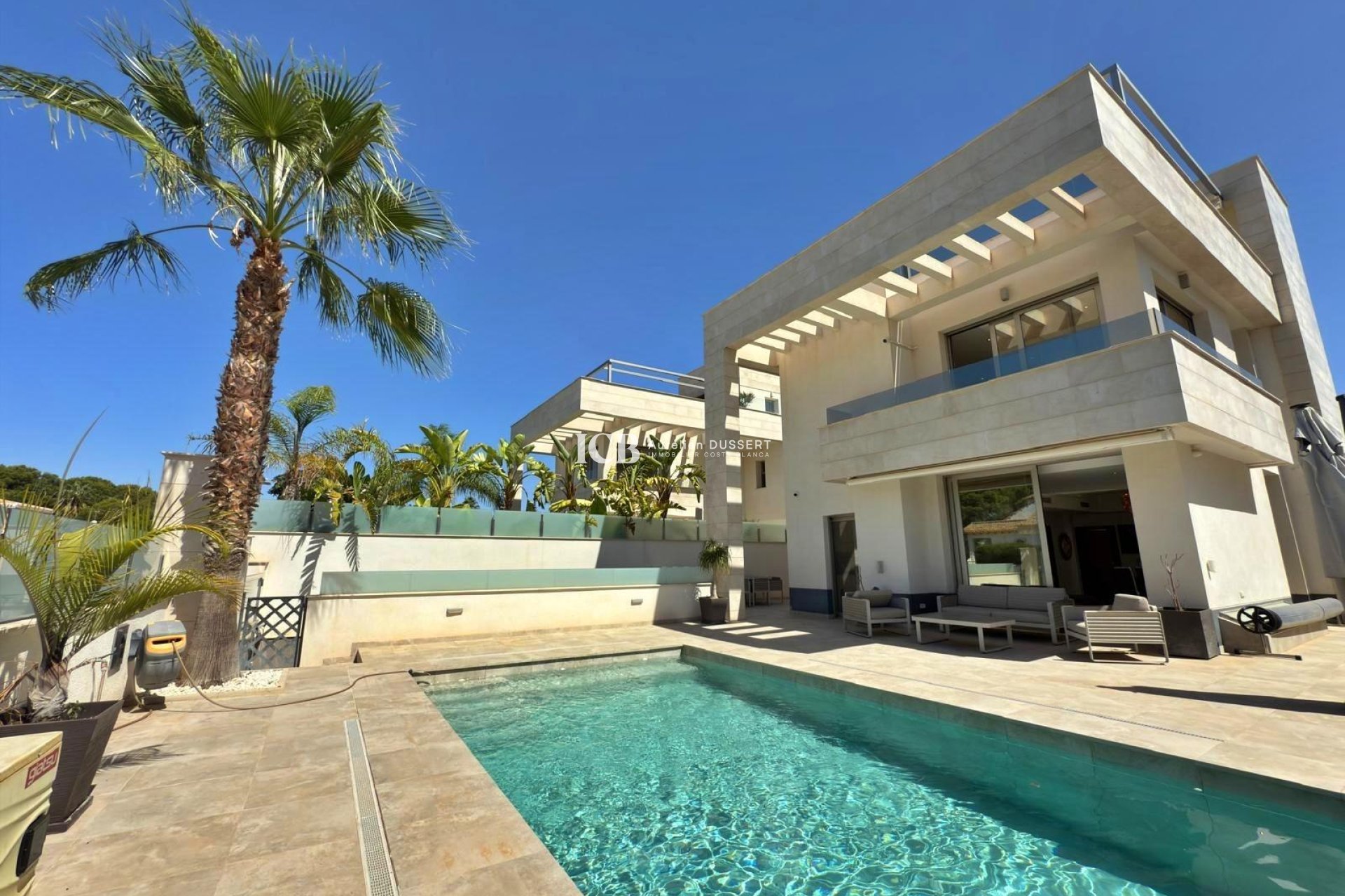 Resale - Villa -
Orihuela Costa