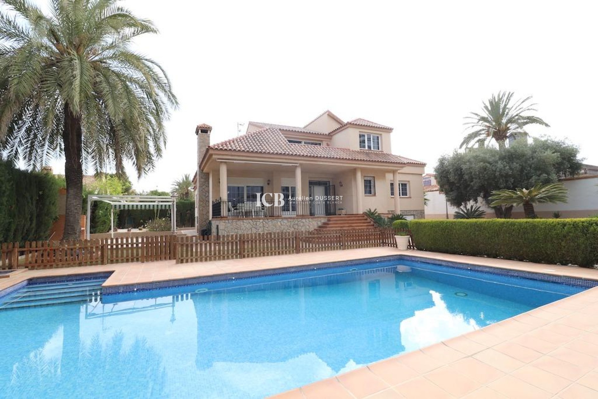 Resale - Villa -
Pilar de la Horadada - RioMar