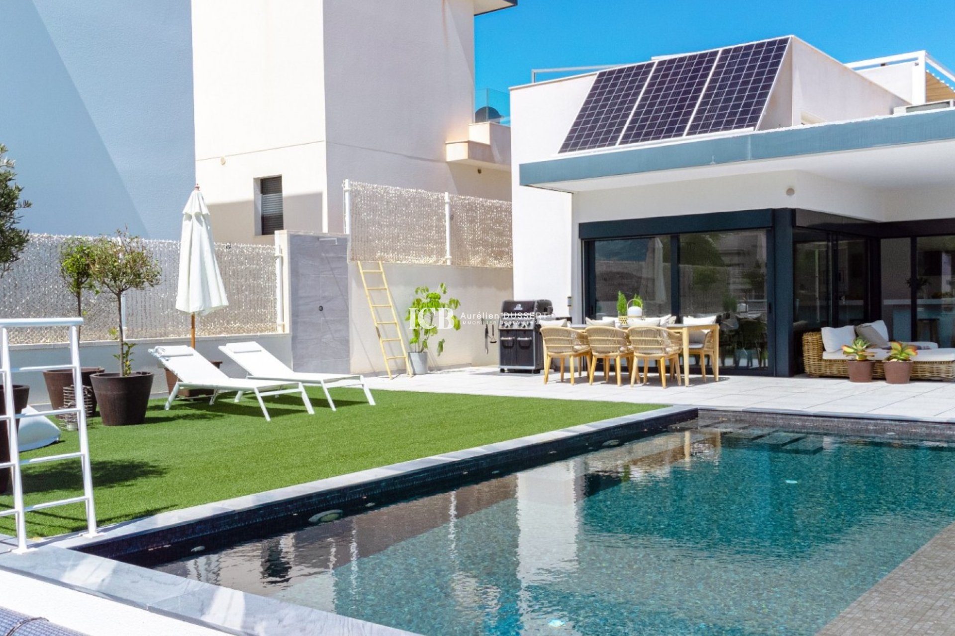 Resale - Villa -
San Miguel de Salinas - Urbanizaciones