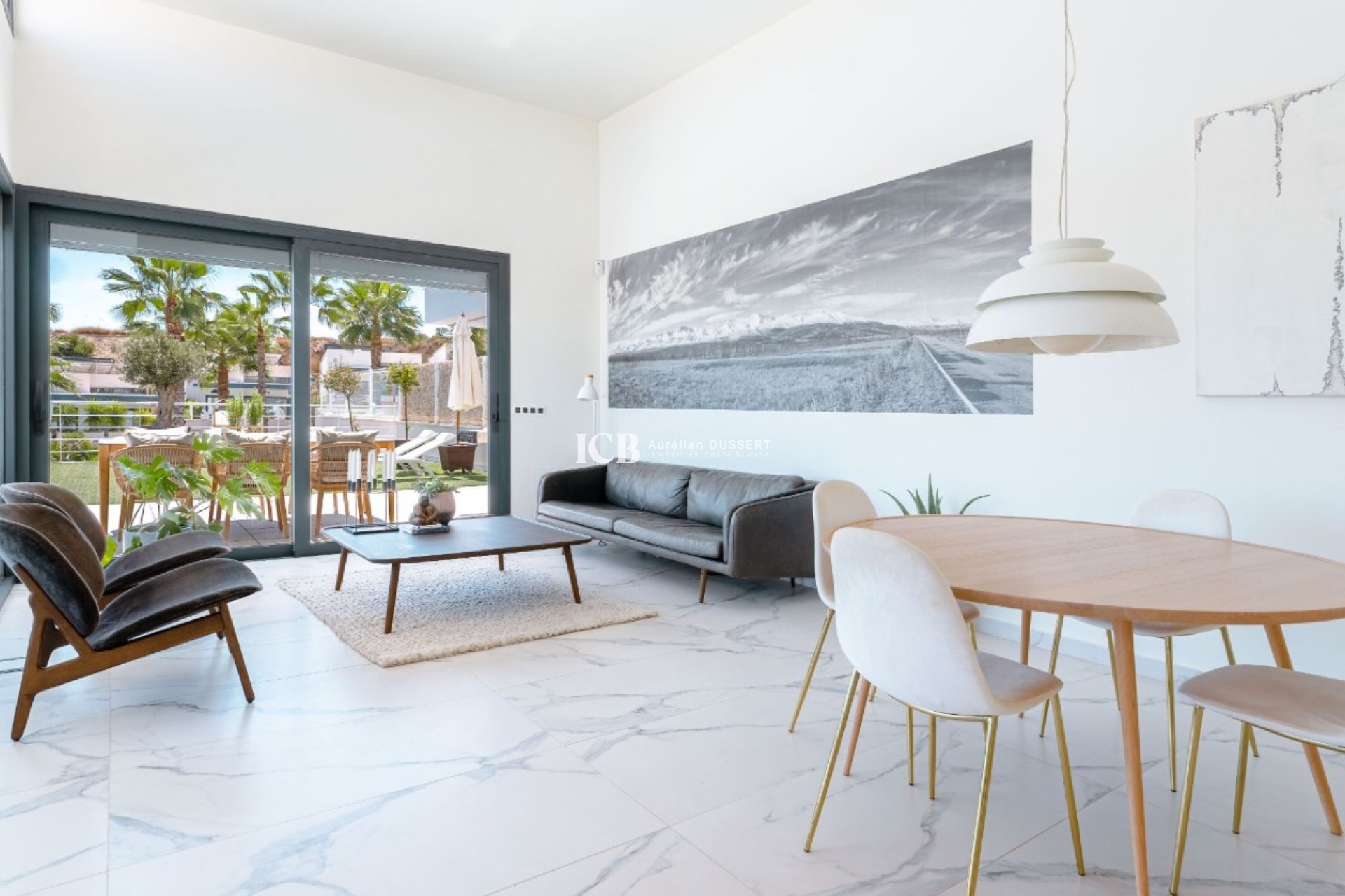 Resale - Villa -
San Miguel de Salinas - Urbanizaciones