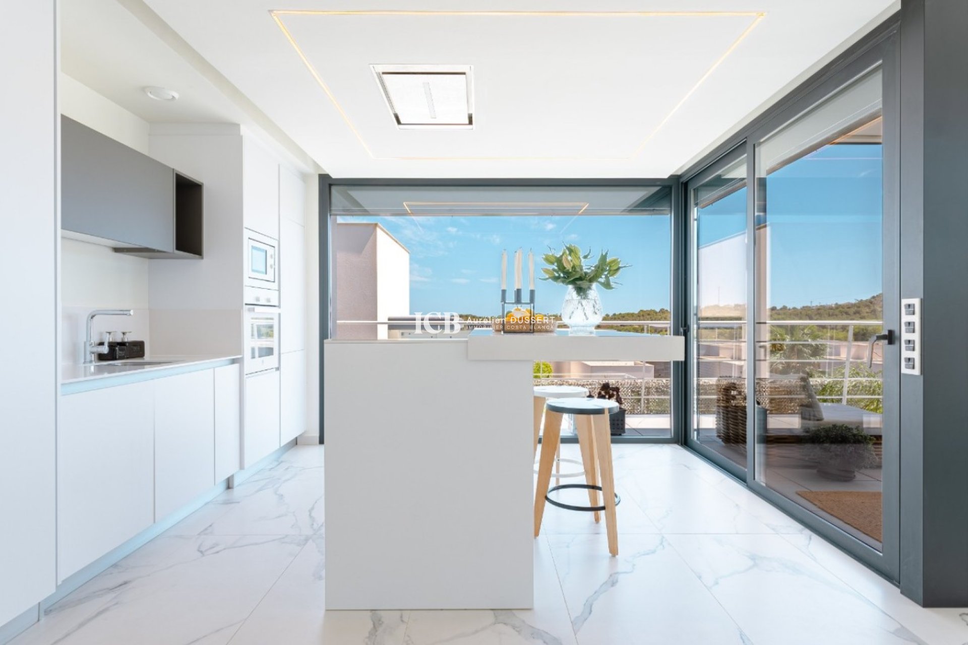 Resale - Villa -
San Miguel de Salinas - Urbanizaciones