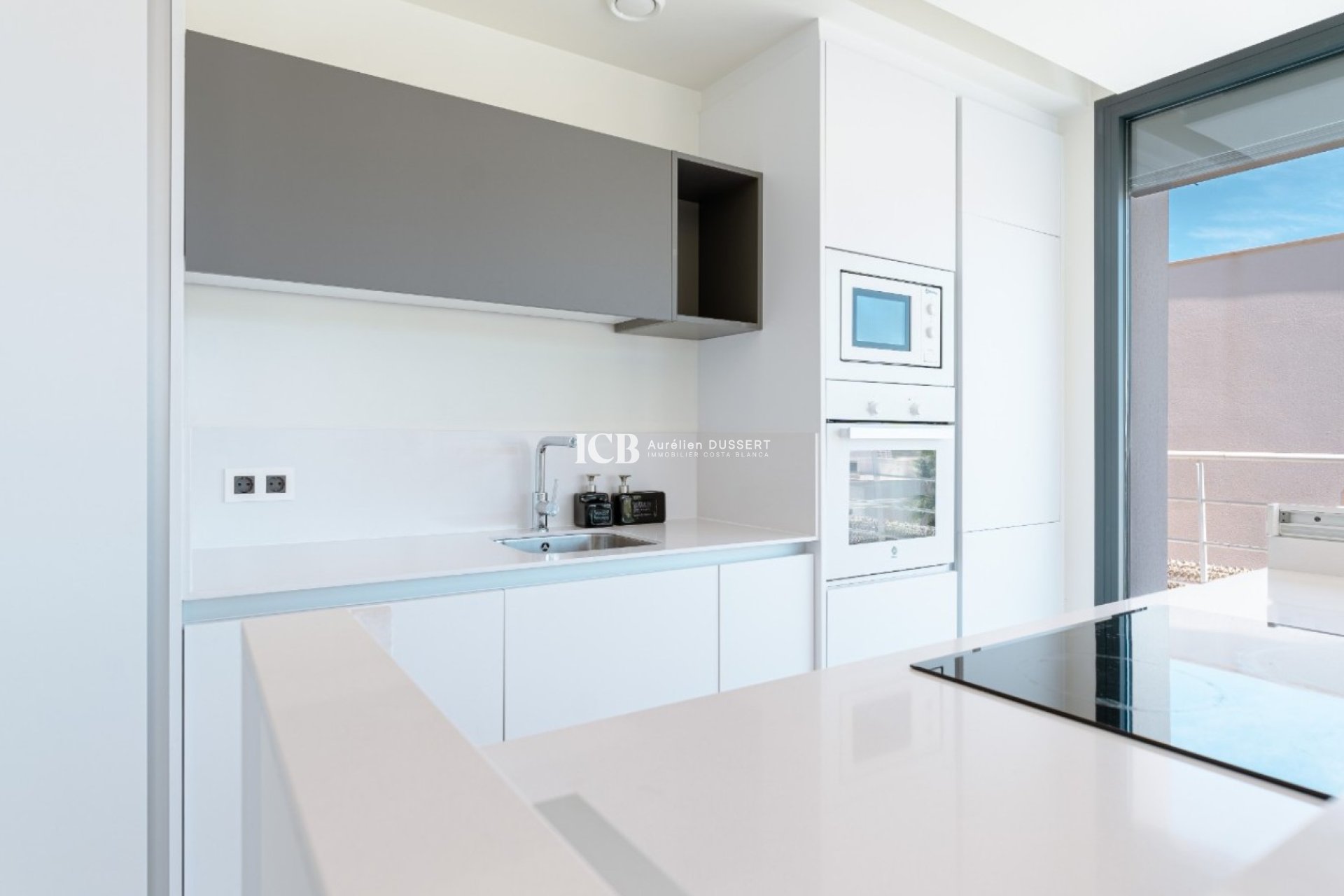 Resale - Villa -
San Miguel de Salinas - Urbanizaciones