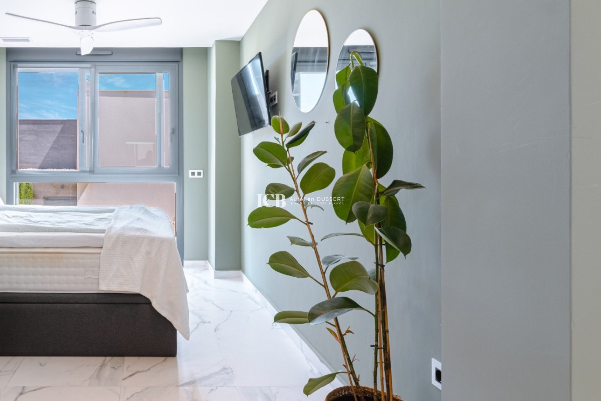 Resale - Villa -
San Miguel de Salinas - Urbanizaciones