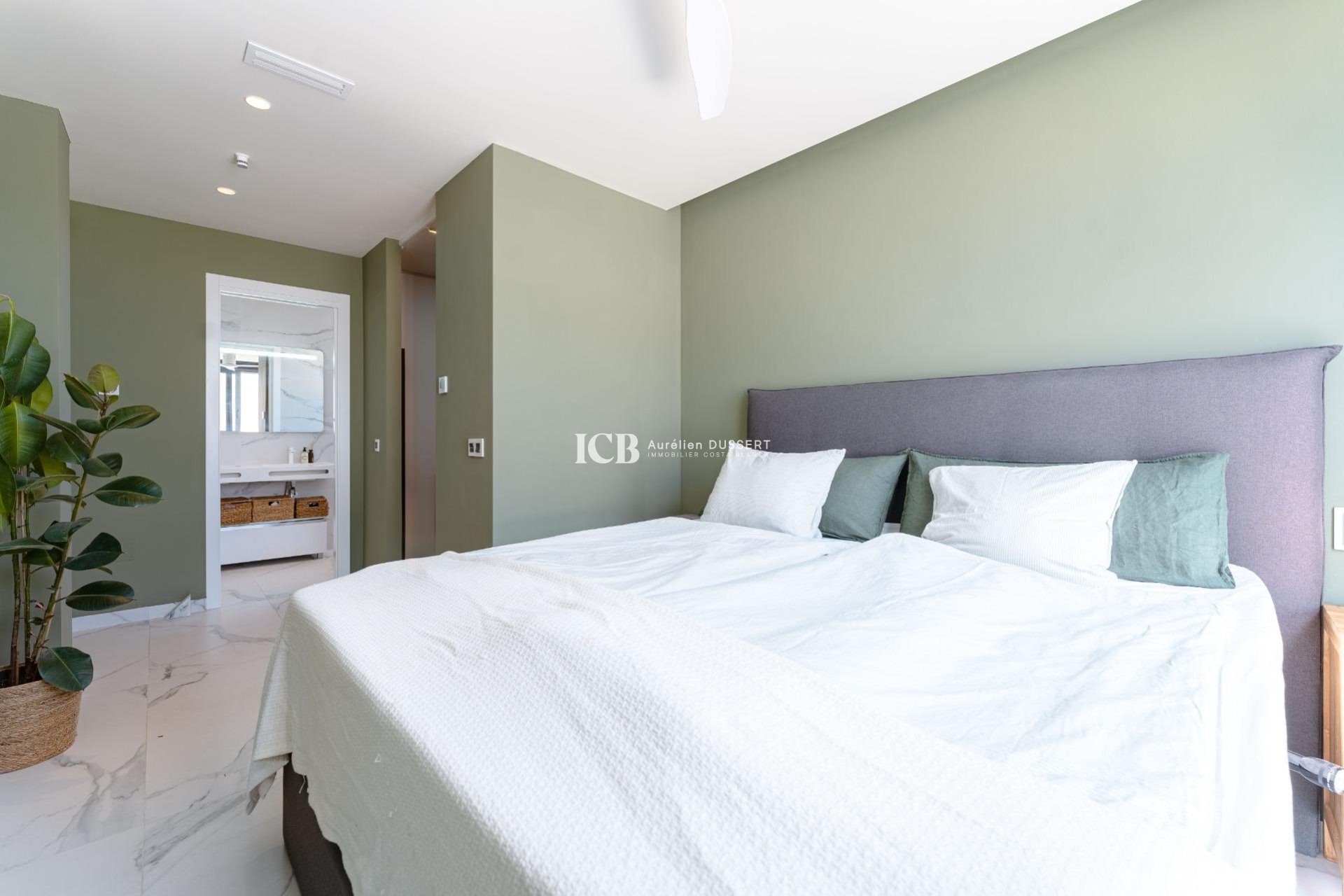 Resale - Villa -
San Miguel de Salinas