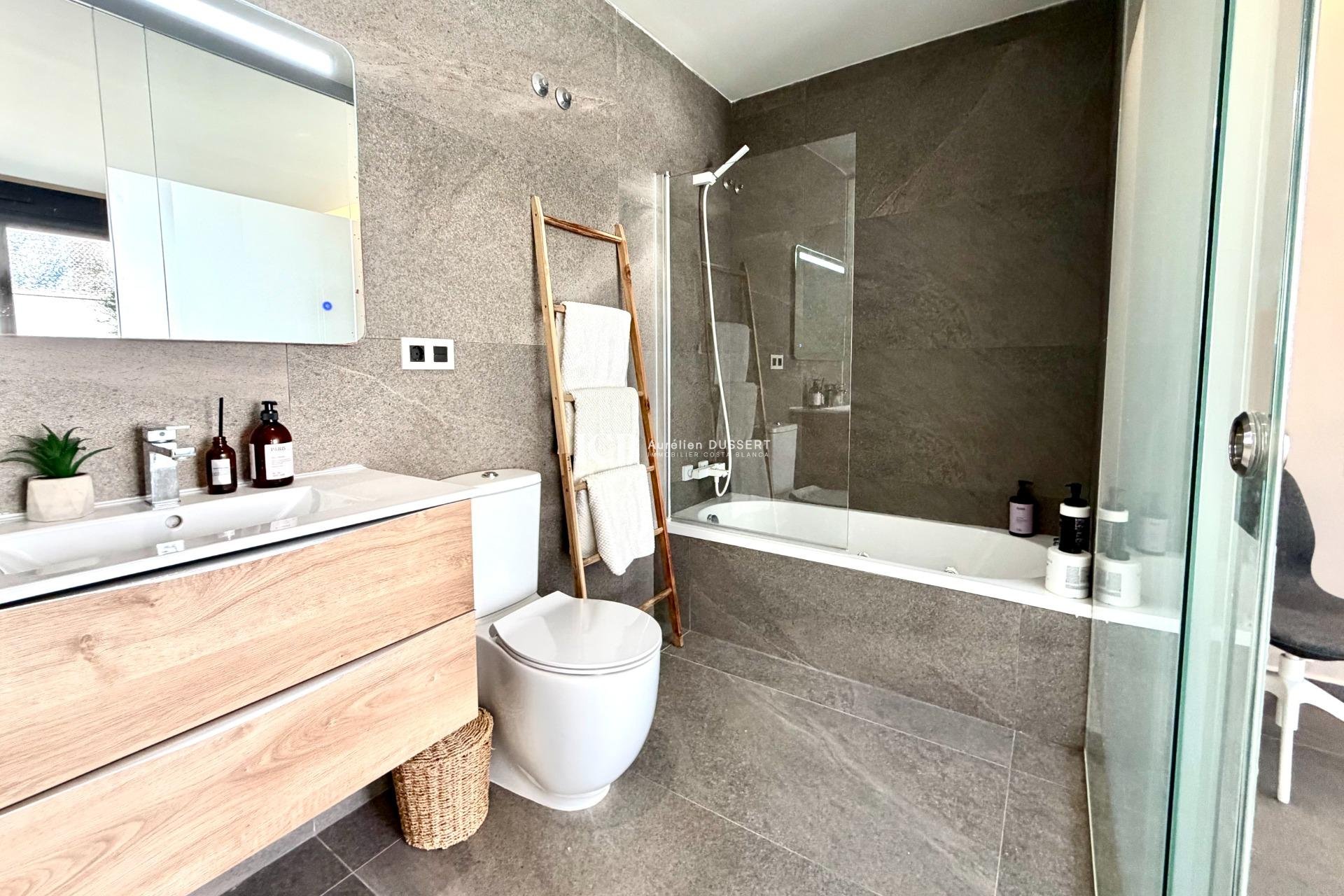 Resale - Villa -
San Miguel de Salinas