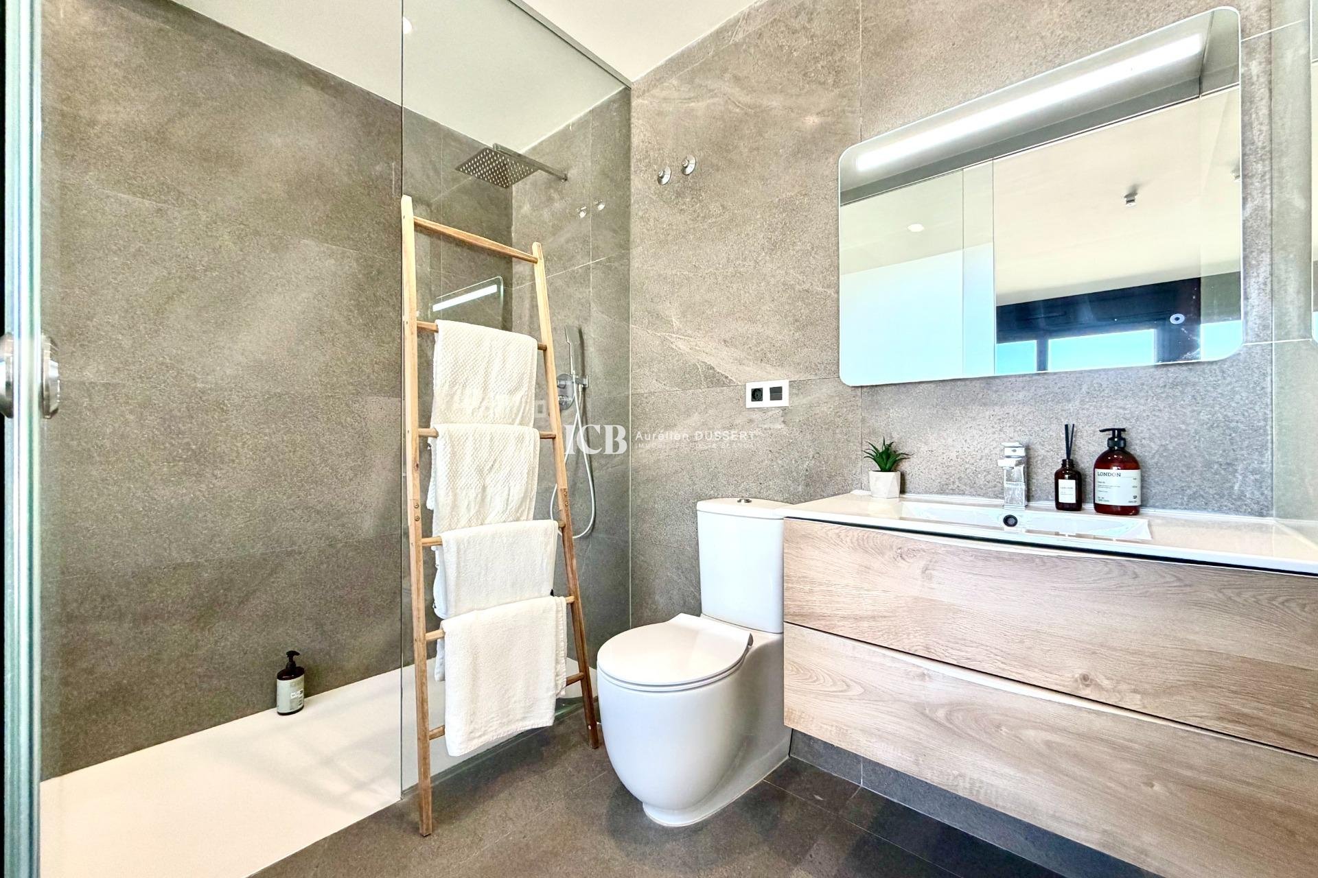 Resale - Villa -
San Miguel de Salinas