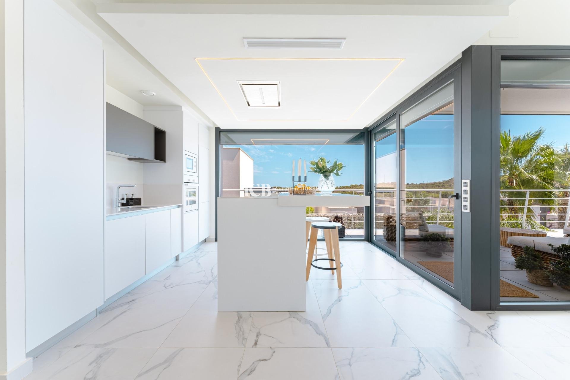 Resale - Villa -
San Miguel de Salinas