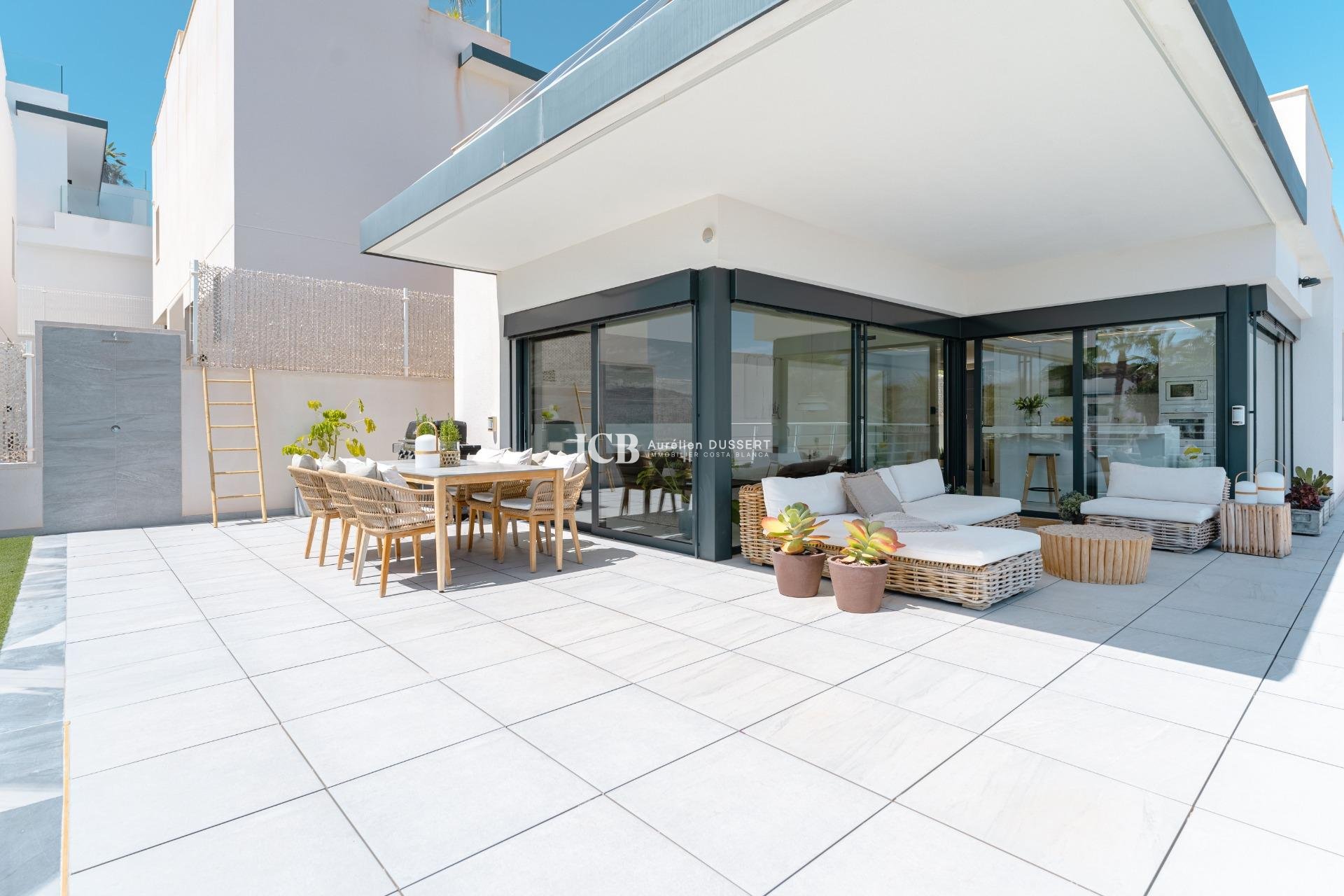 Resale - Villa -
San Miguel de Salinas