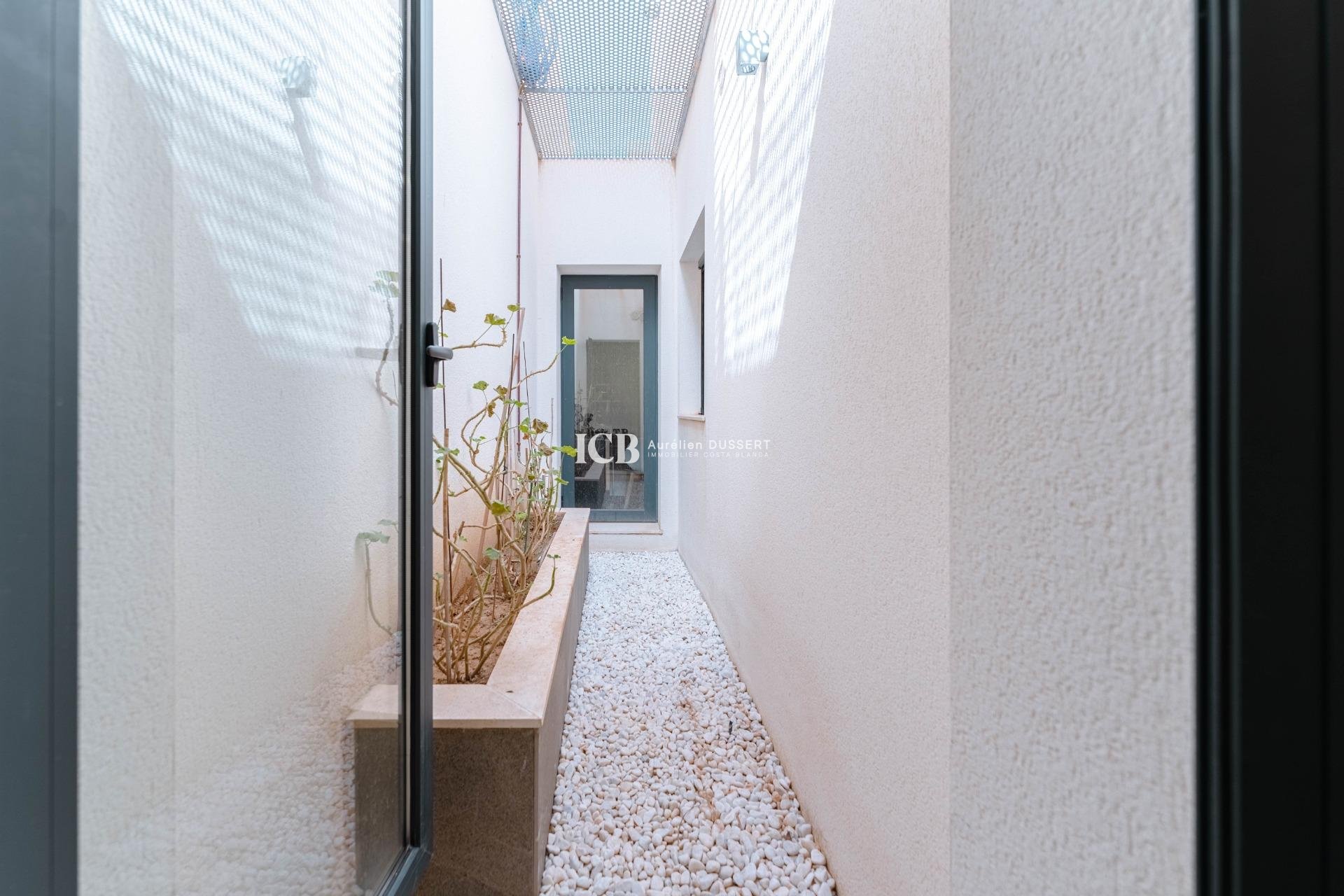 Resale - Villa -
San Miguel de Salinas