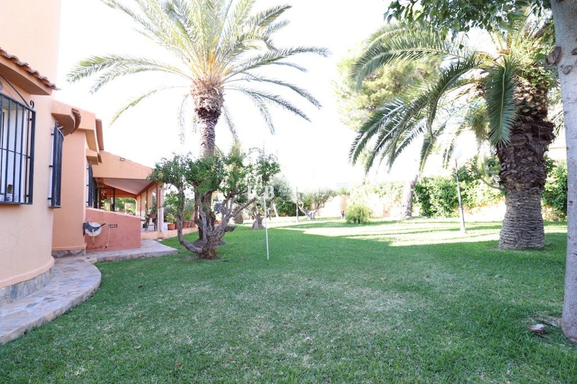 Resale - Villa -
Torrevieja - El chaparral