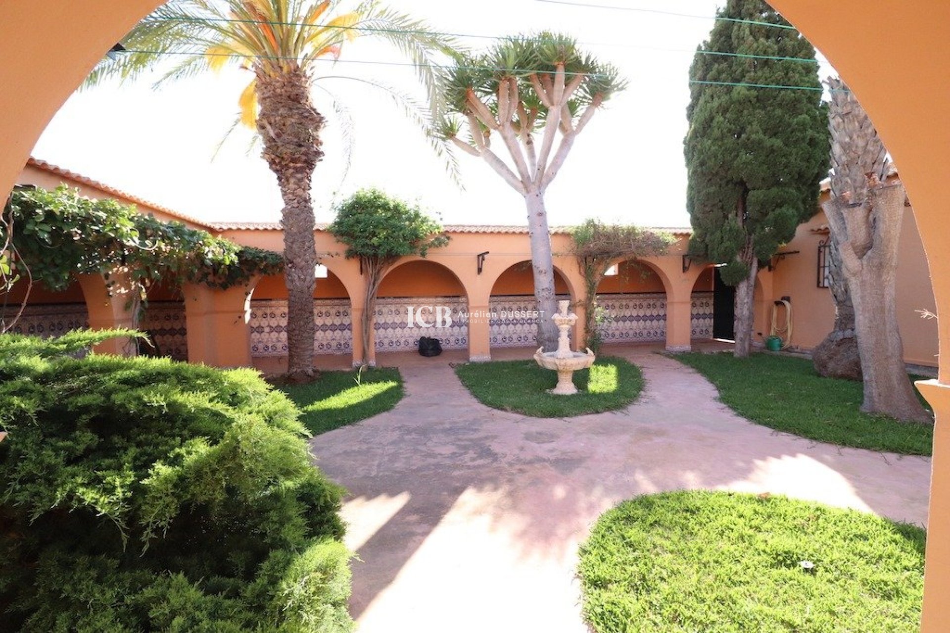 Resale - Villa -
Torrevieja - El chaparral