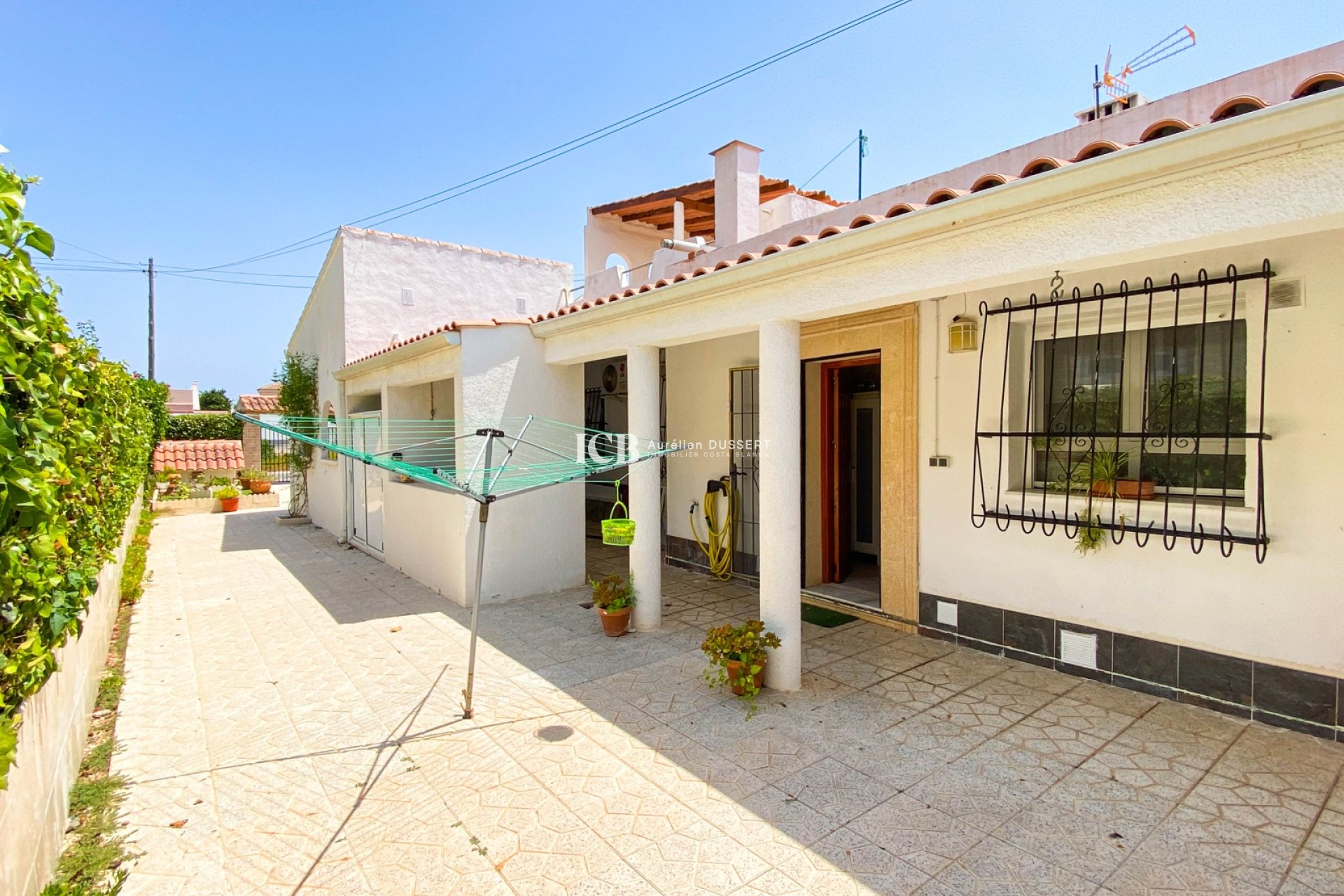 Resale - Villa -
Torrevieja - España