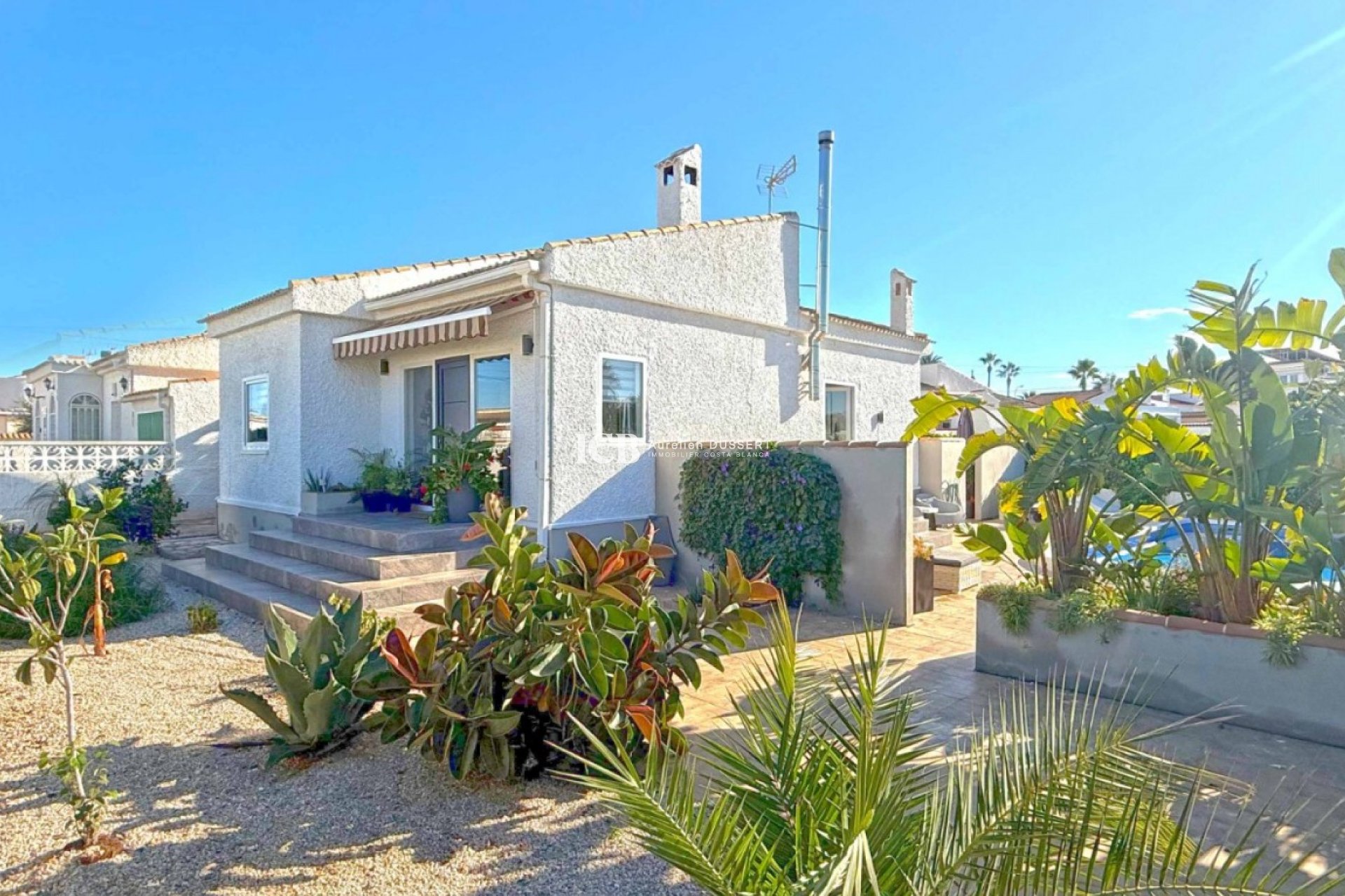 Resale - Villa -
Torrevieja - La Siesta - El Salado -  Torreta