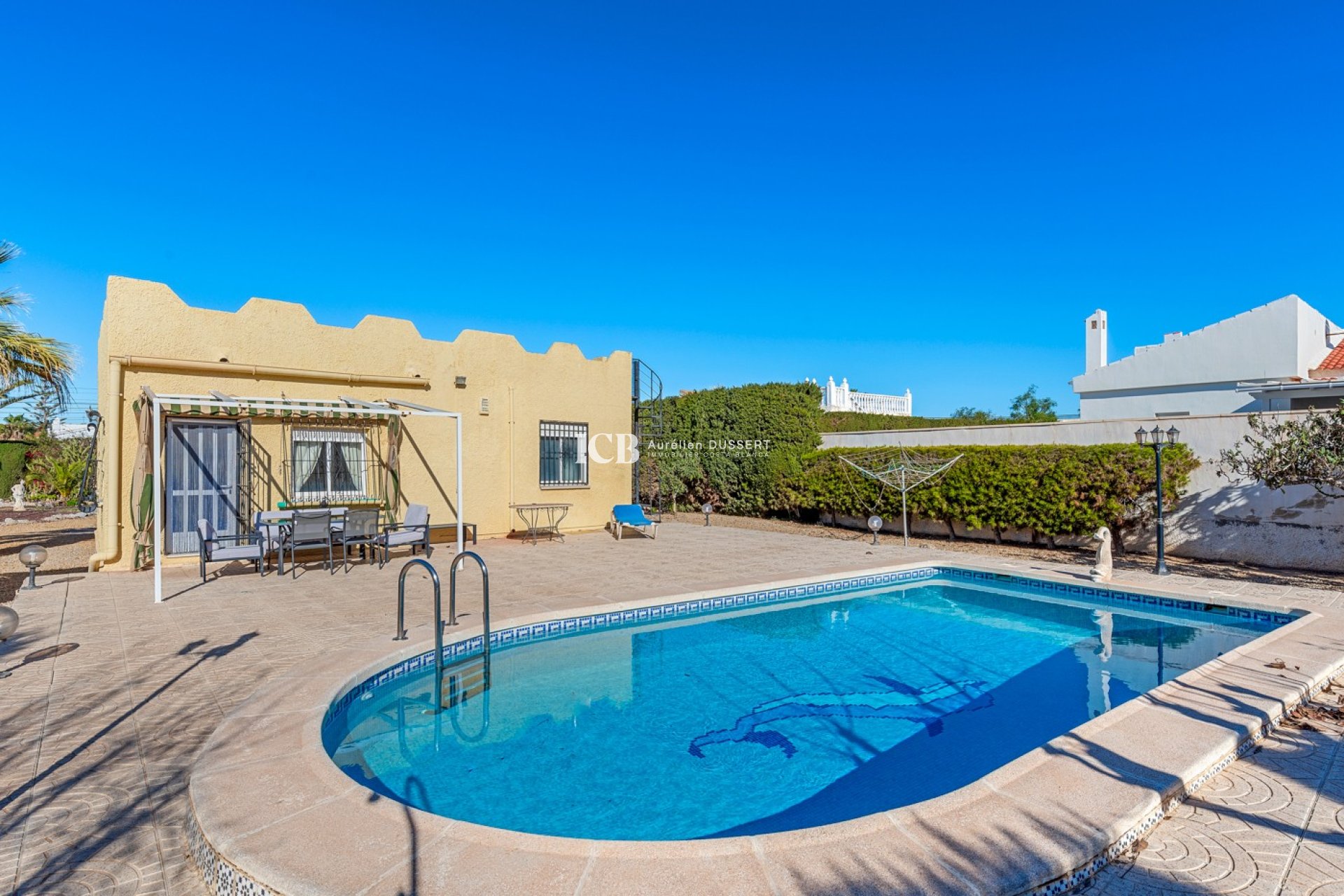 Resale - Villa -
Torrevieja - La siesta