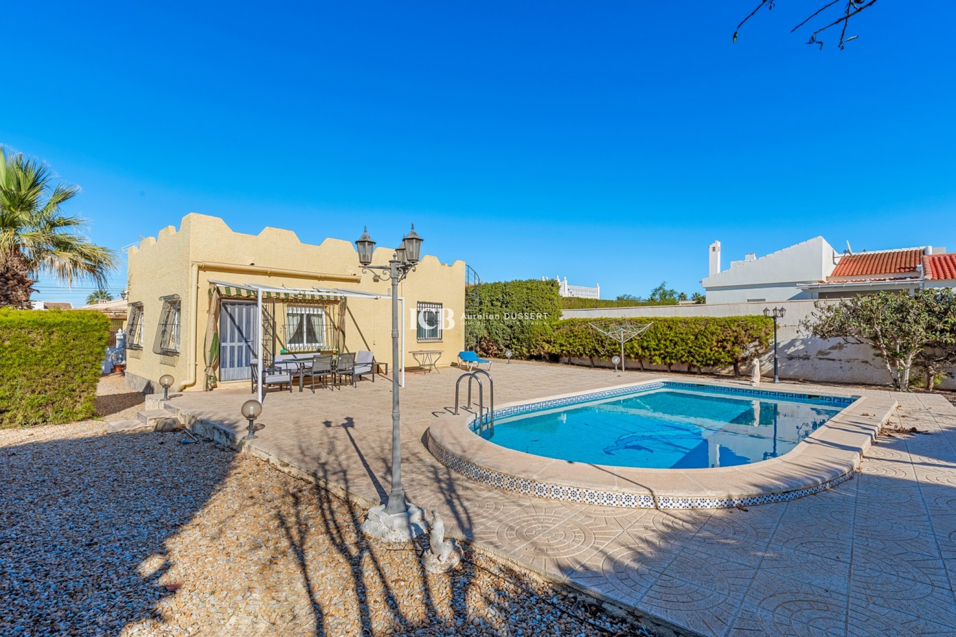 Resale - Villa -
Torrevieja - La siesta