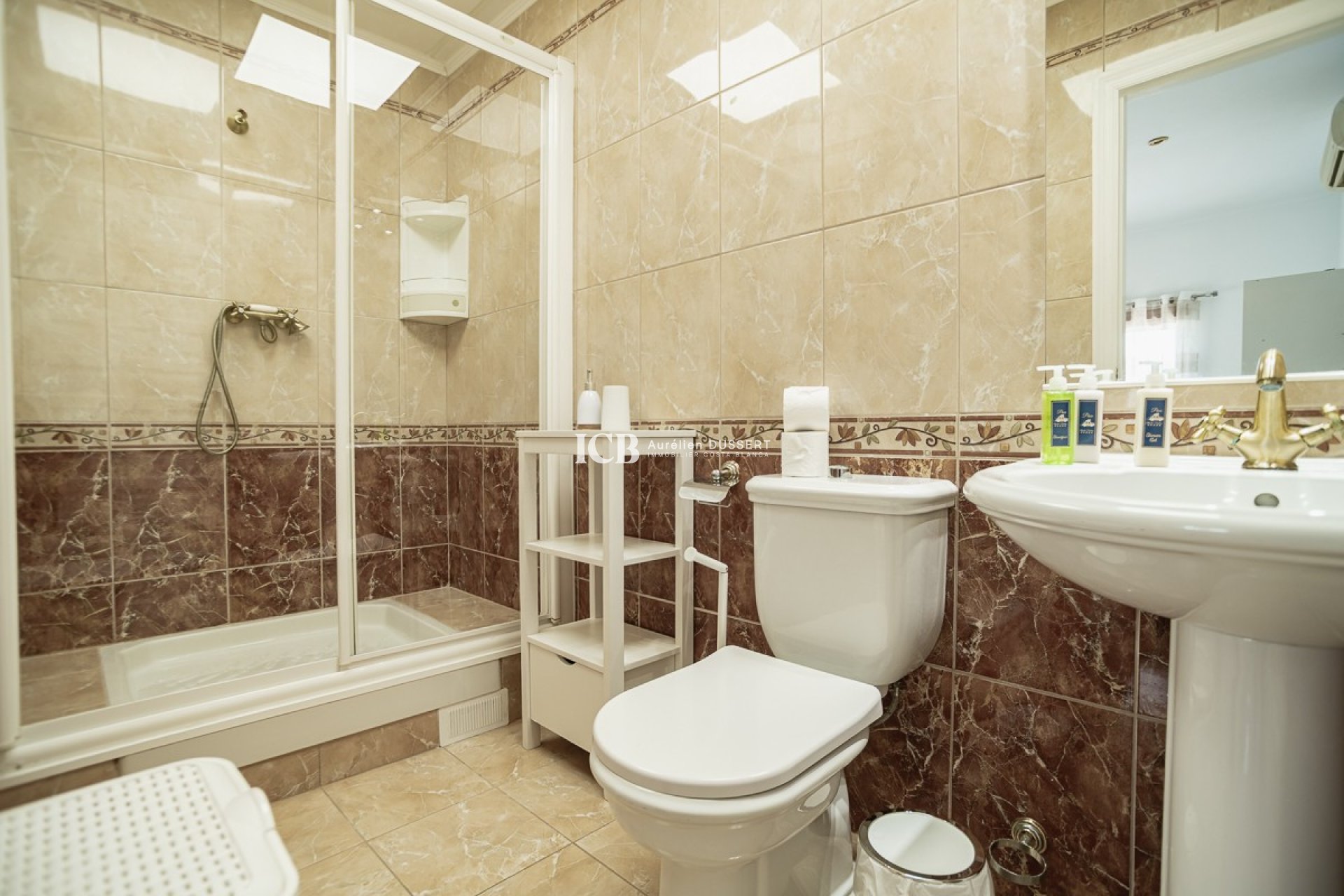 Resale - Villa -
Torrevieja - La Siesta