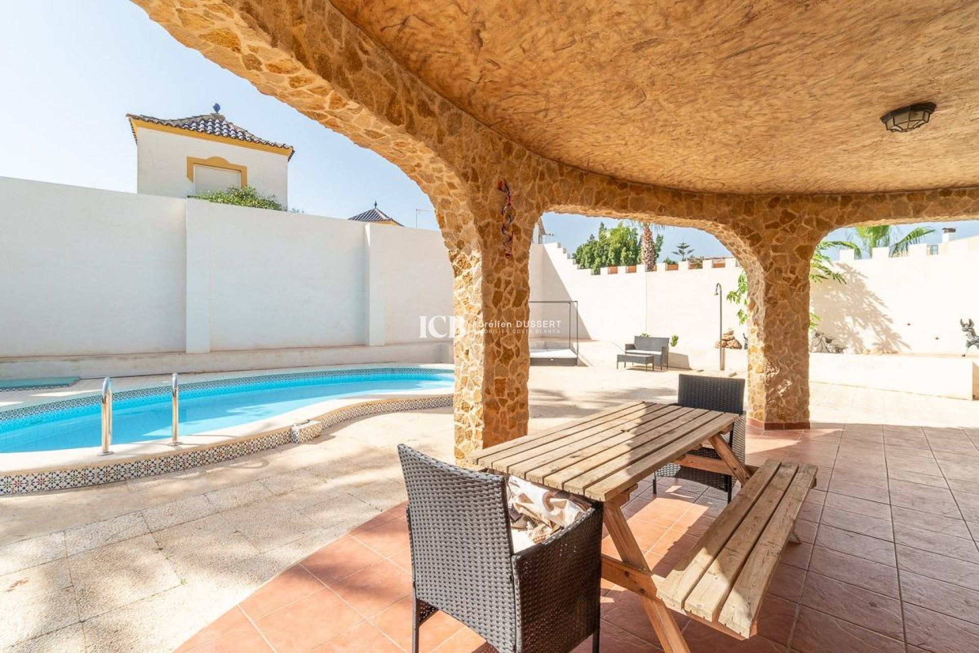 Resale - Villa -
Torrevieja - Los altos