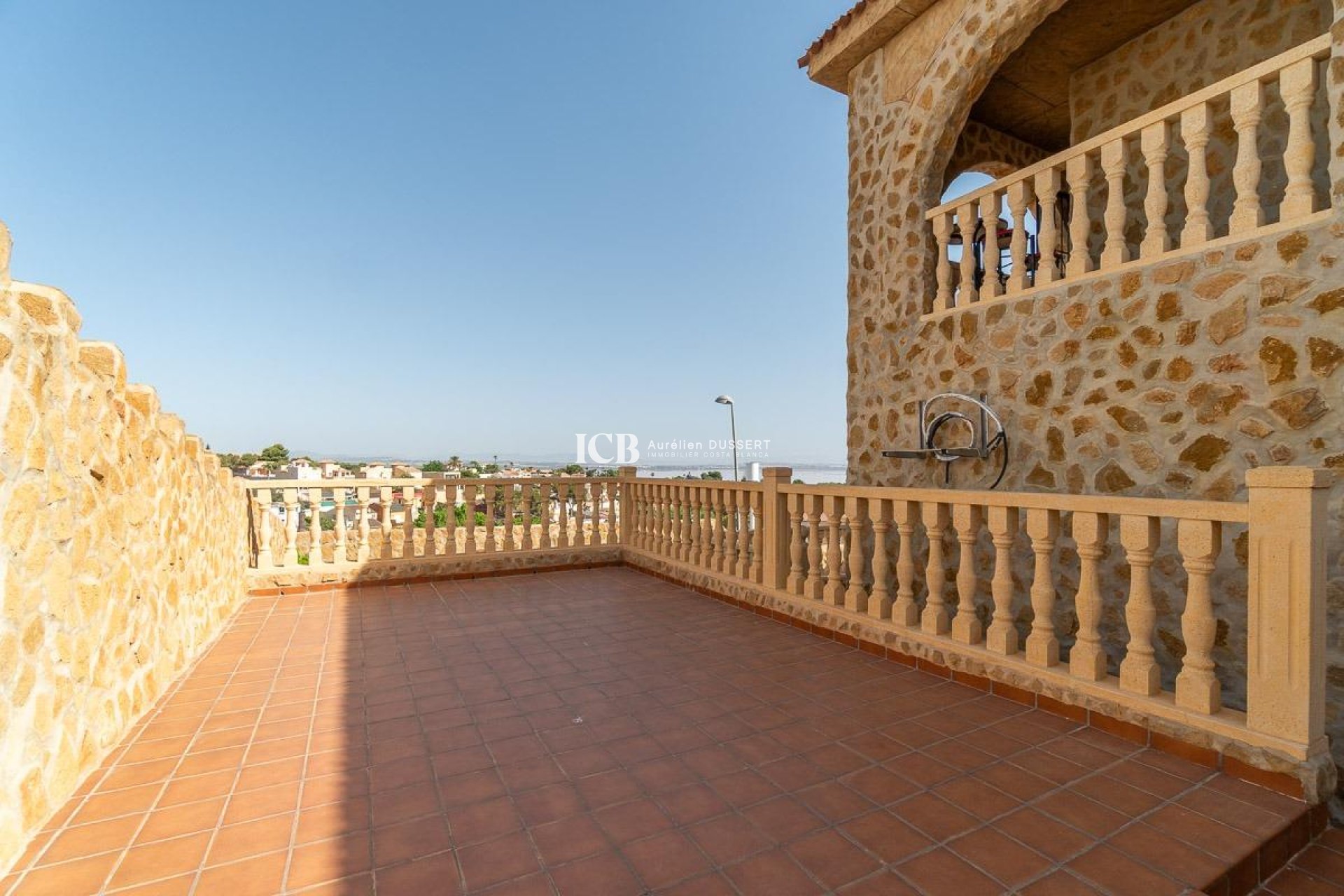 Resale - Villa -
Torrevieja - Los altos